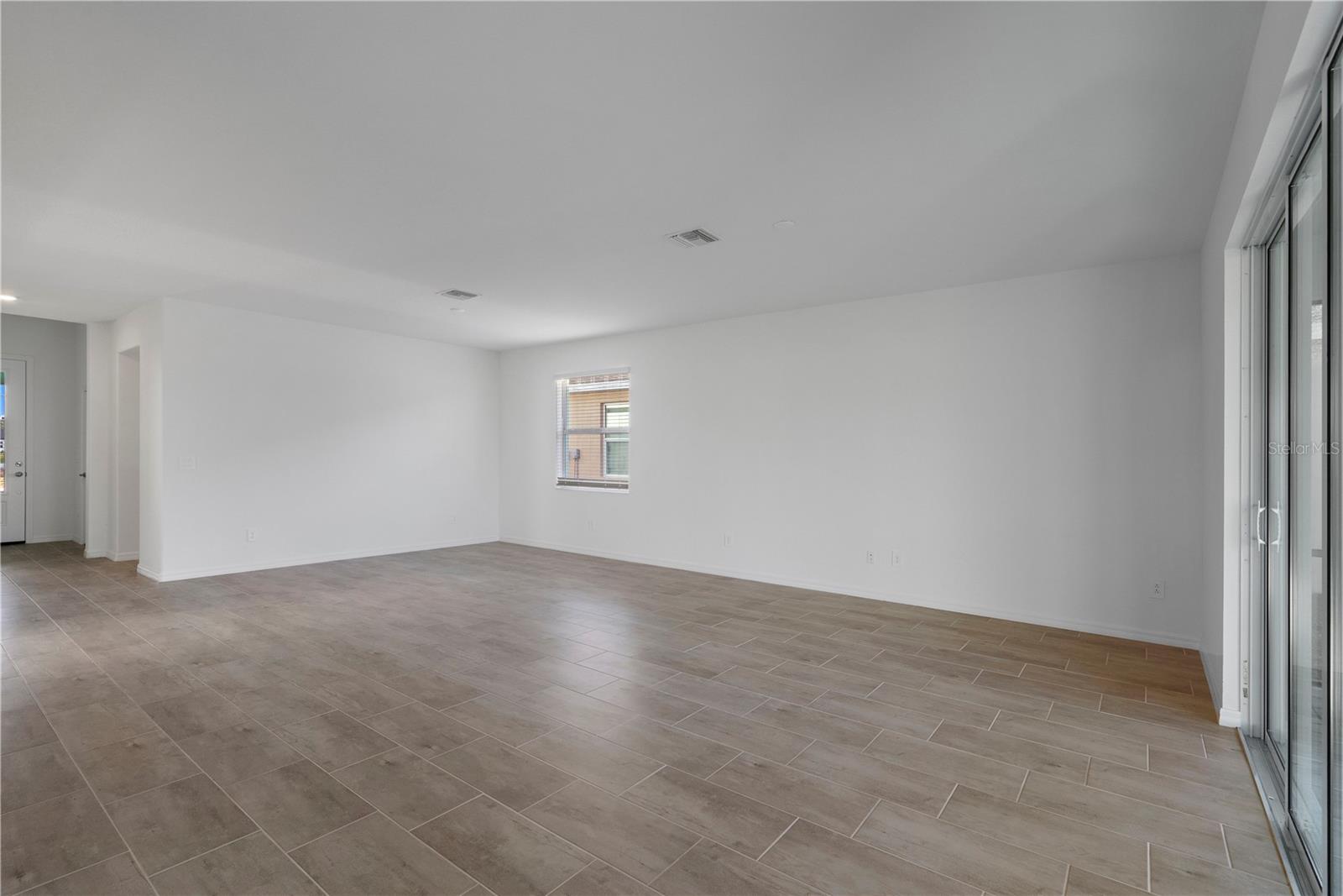 Image 15 of 38 For 43521 Treadway Drive