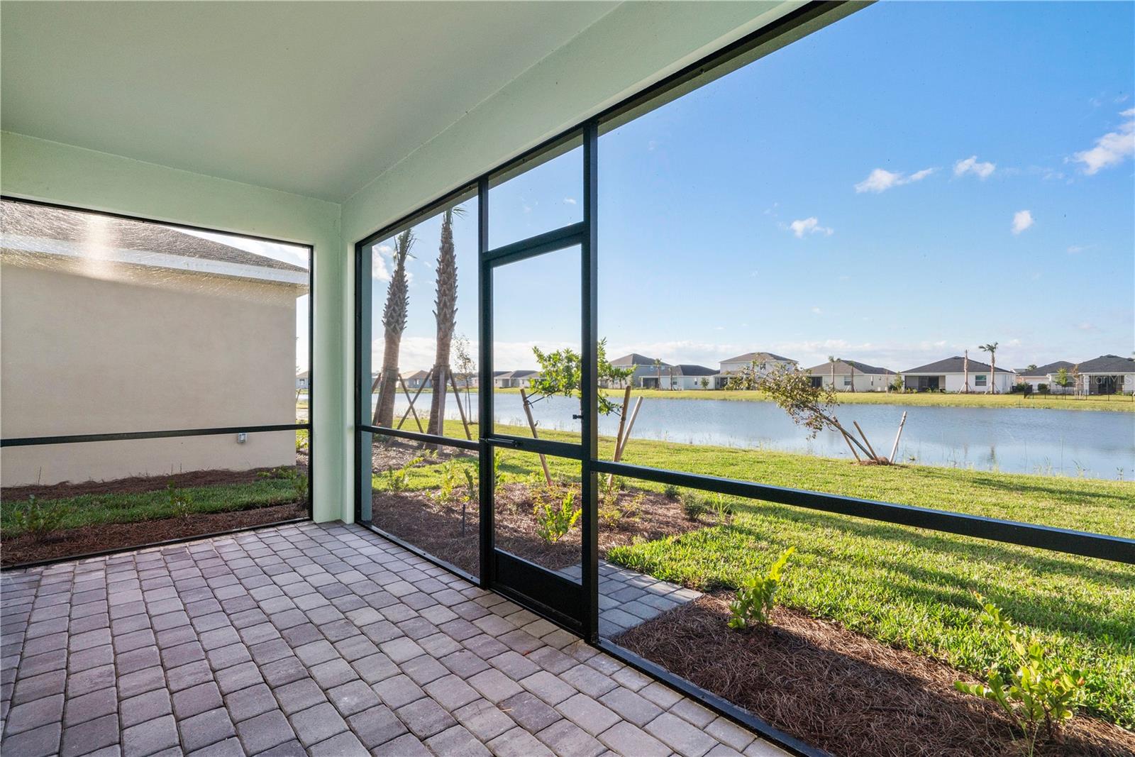 Image 17 of 38 For 43521 Treadway Drive