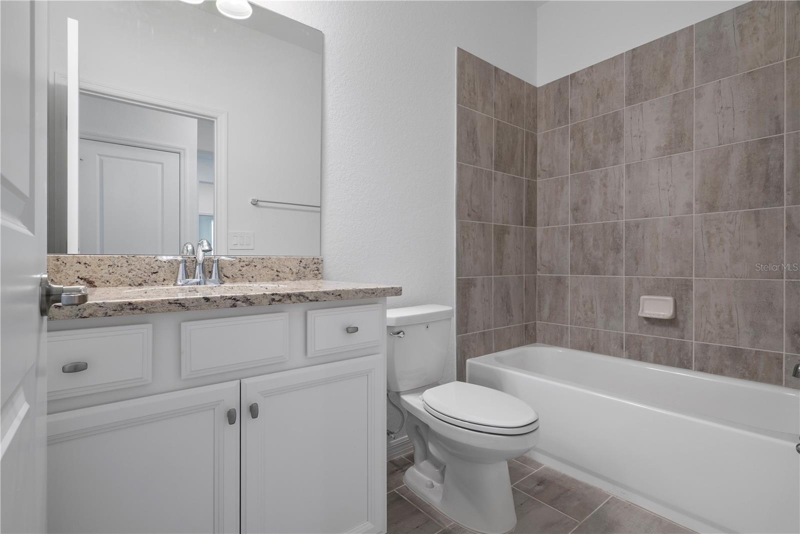 Image 6 of 38 For 43521 Treadway Drive