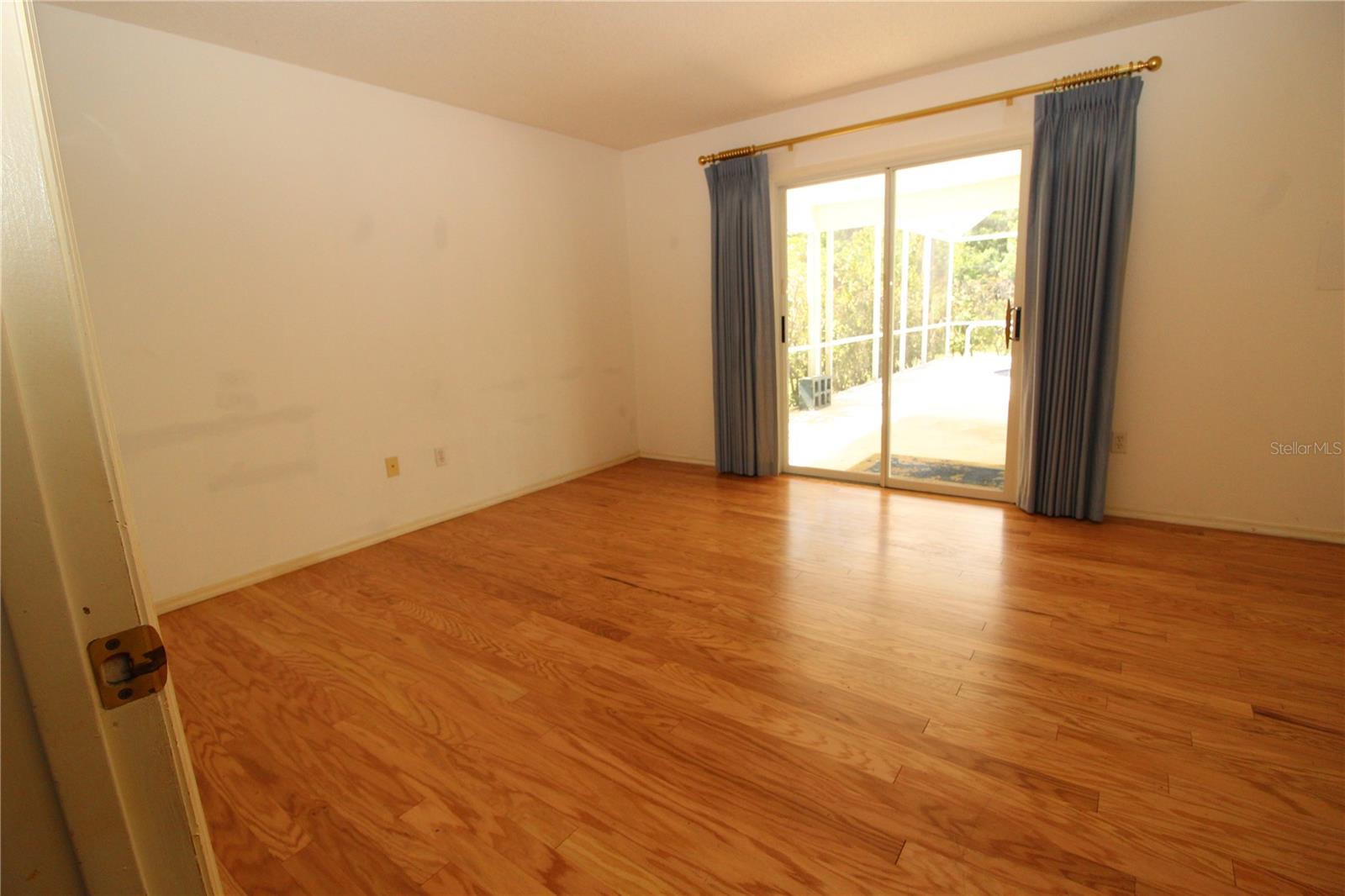 Image 10 of 15 For 21466 Quesada Avenue