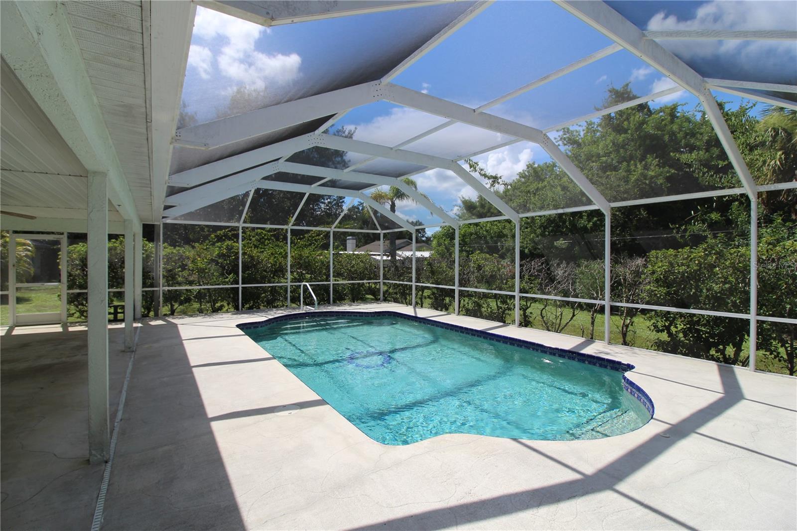 Image 2 of 15 For 21466 Quesada Avenue