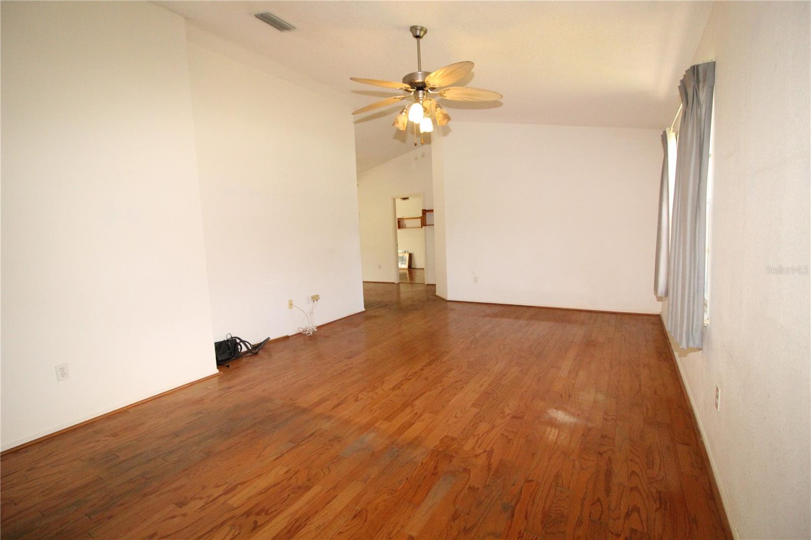 Image 5 of 15 For 21466 Quesada Avenue