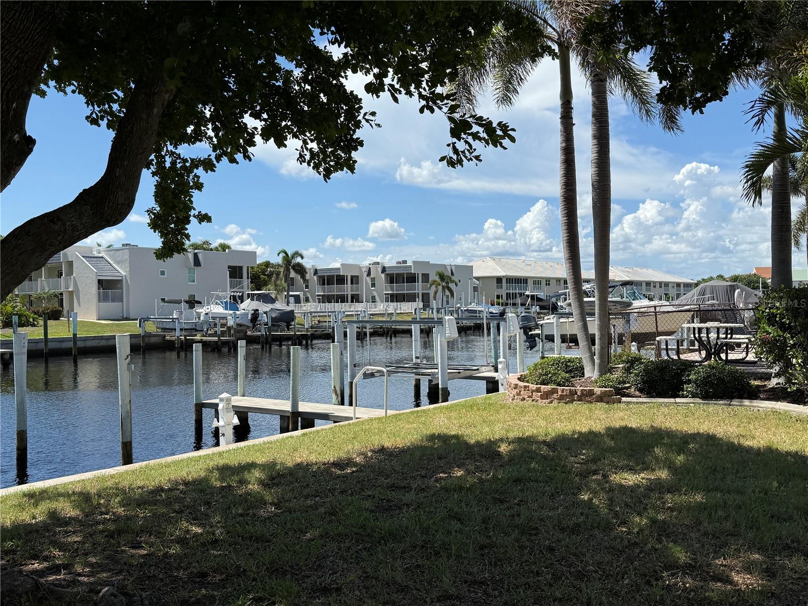 Image 10 of 11 For 311 Garvin Street 409a
