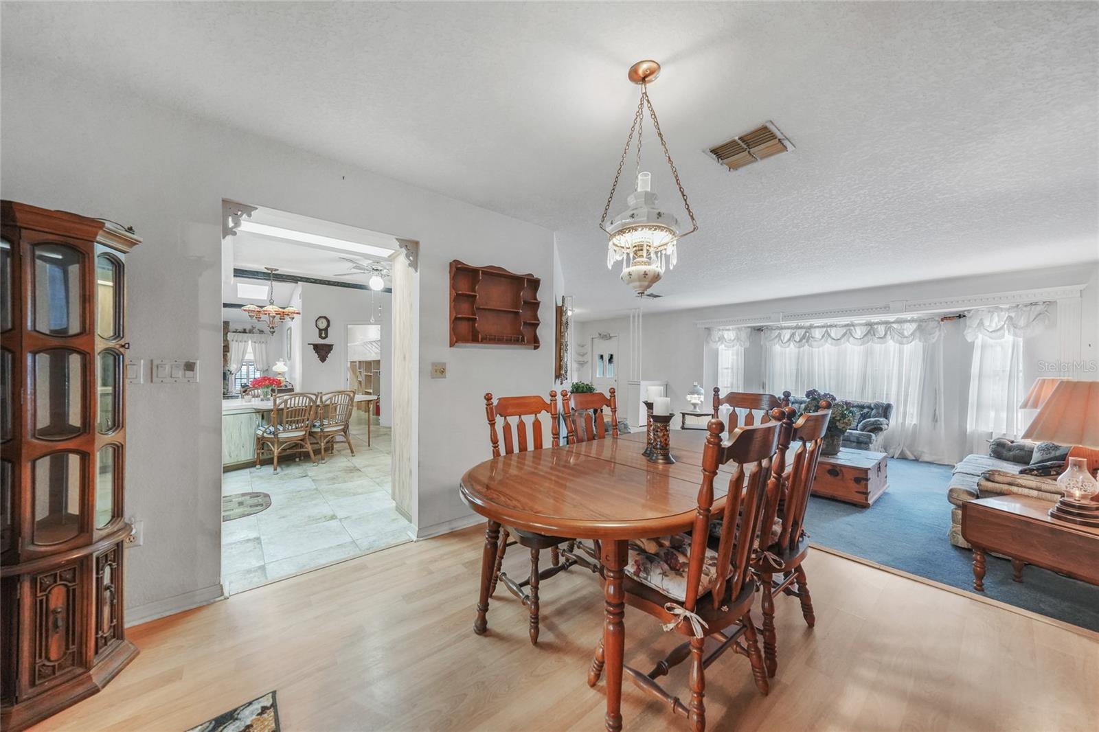 Image 7 of 49 For 601 Crawford Street