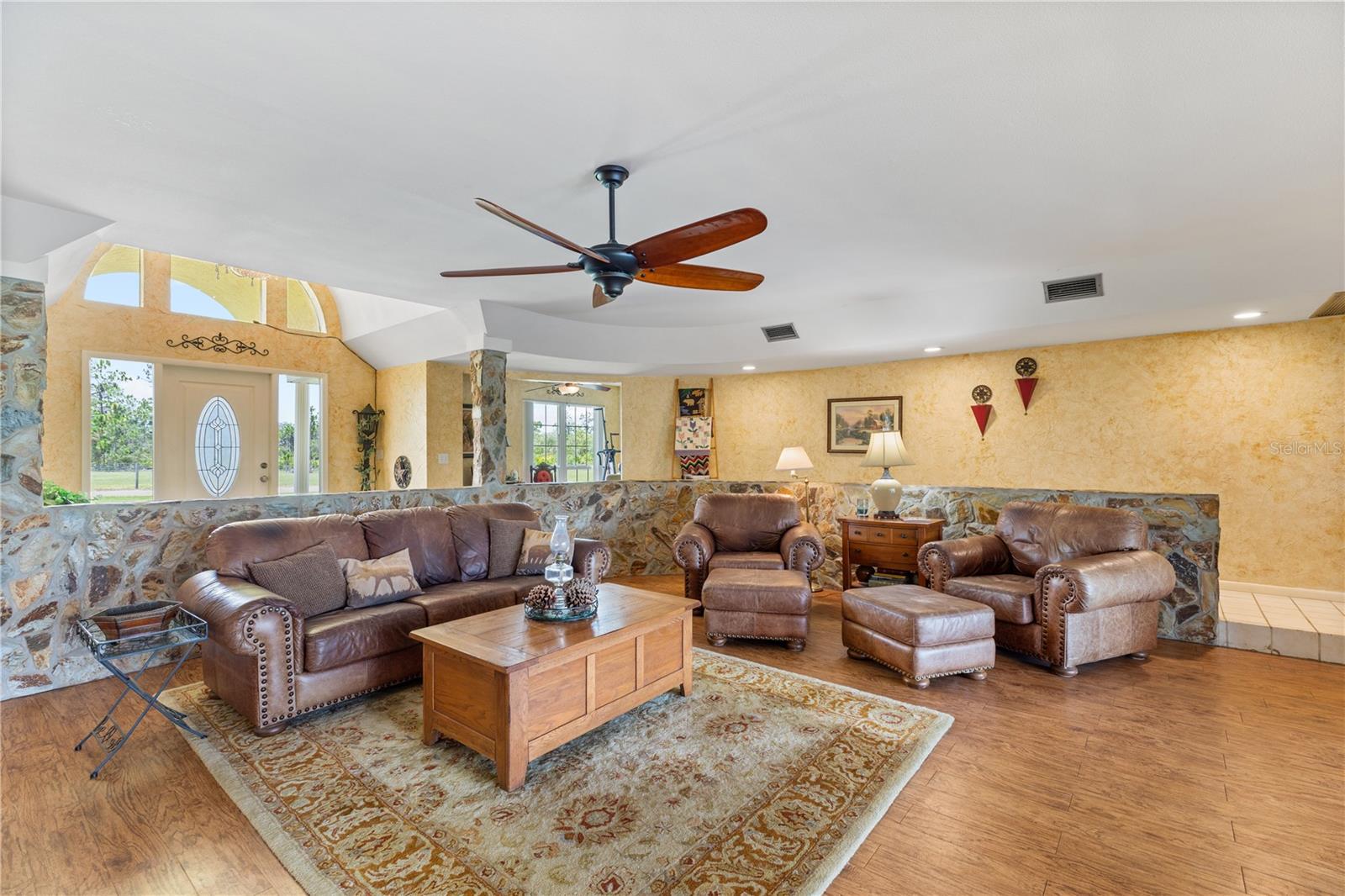Image 13 of 81 For 16050 Ridgewood Court
