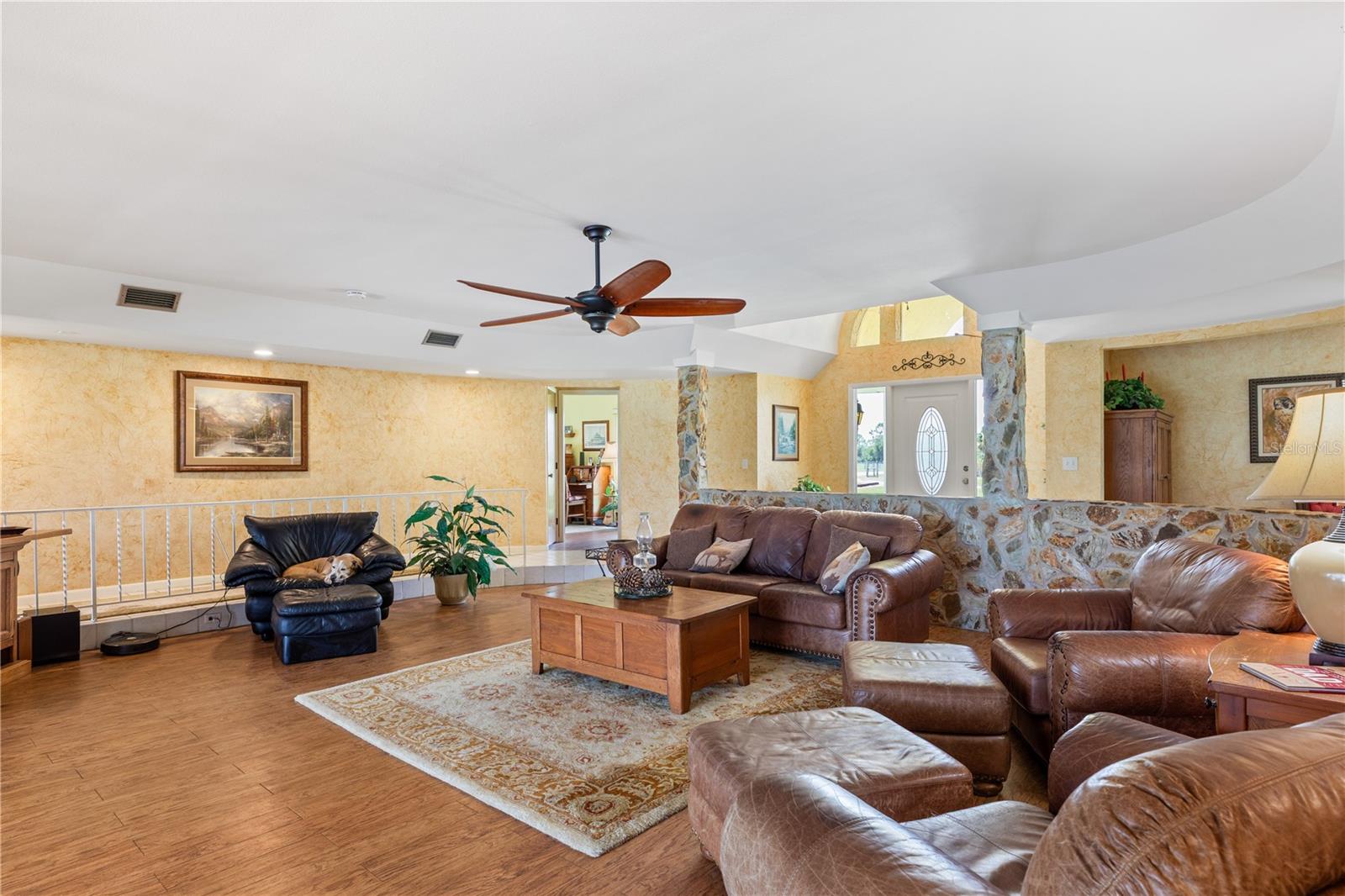 Image 14 of 81 For 16050 Ridgewood Court