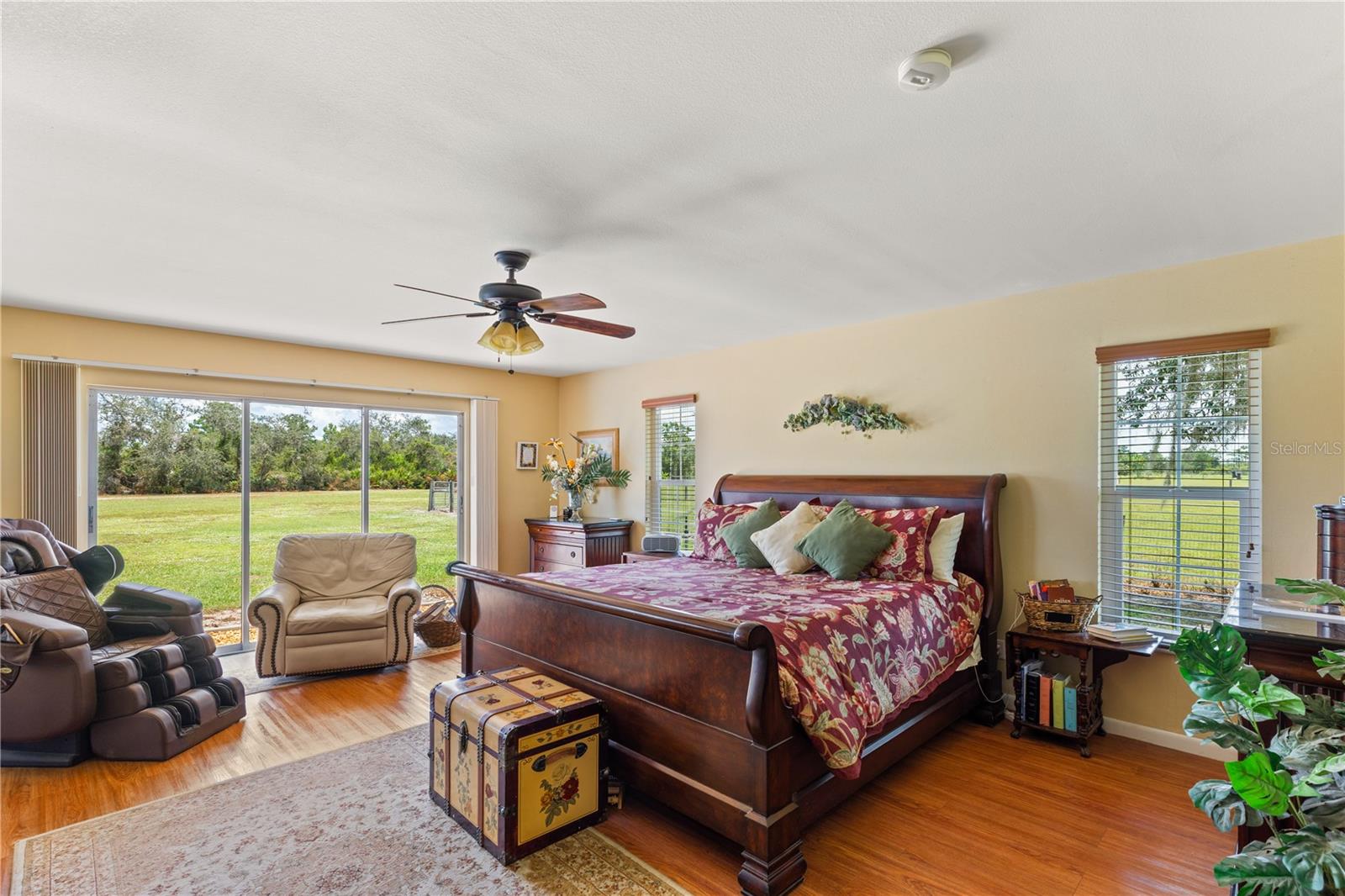 Image 29 of 81 For 16050 Ridgewood Court