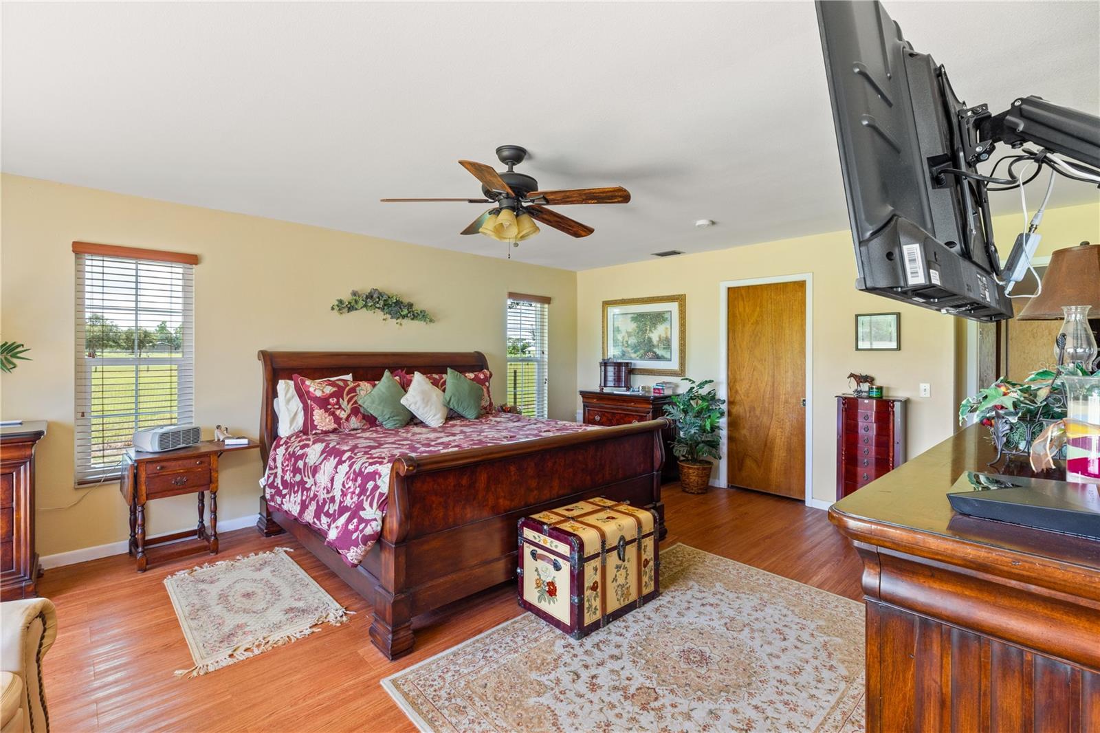 Image 31 of 81 For 16050 Ridgewood Court