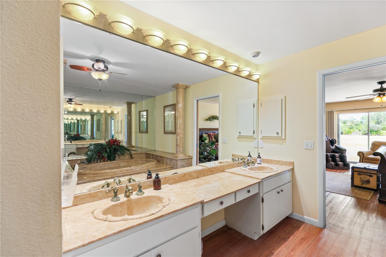 Image 33 of 81 For 16050 Ridgewood Court