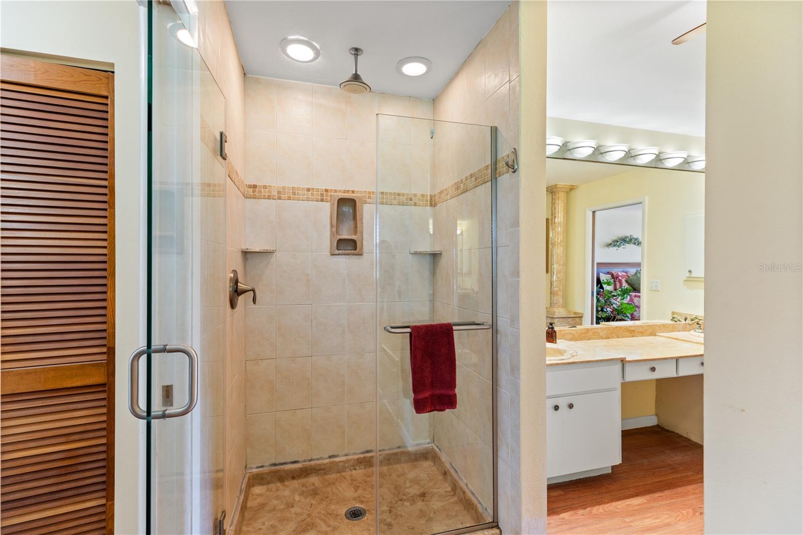 Image 35 of 81 For 16050 Ridgewood Court