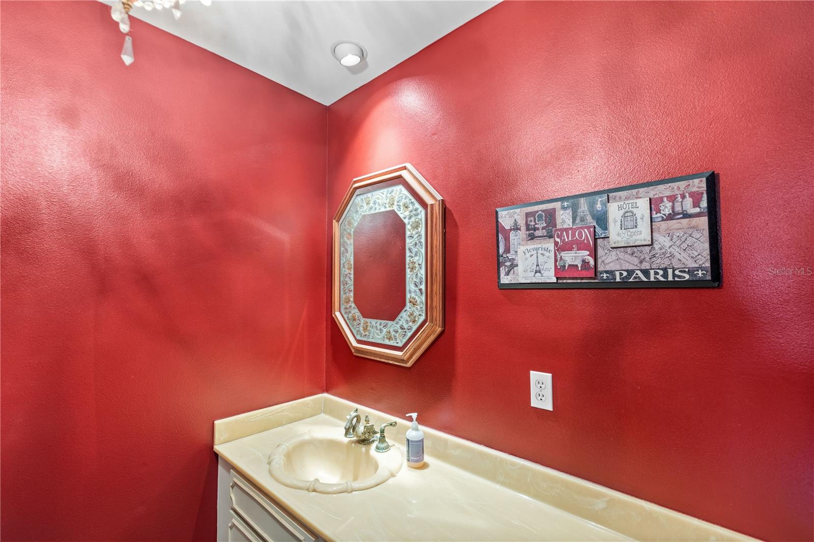 Image 40 of 81 For 16050 Ridgewood Court