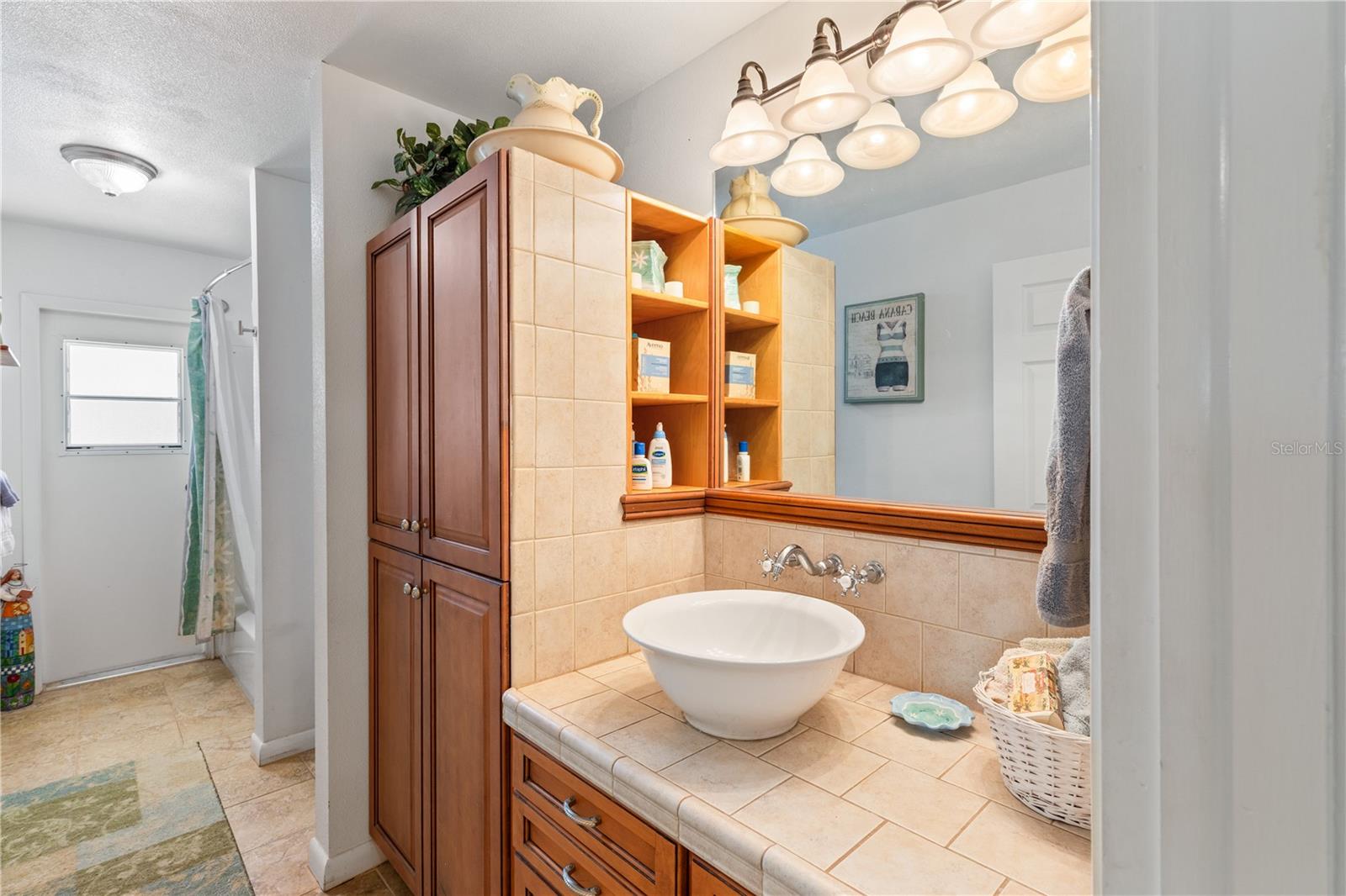 Image 44 of 81 For 16050 Ridgewood Court