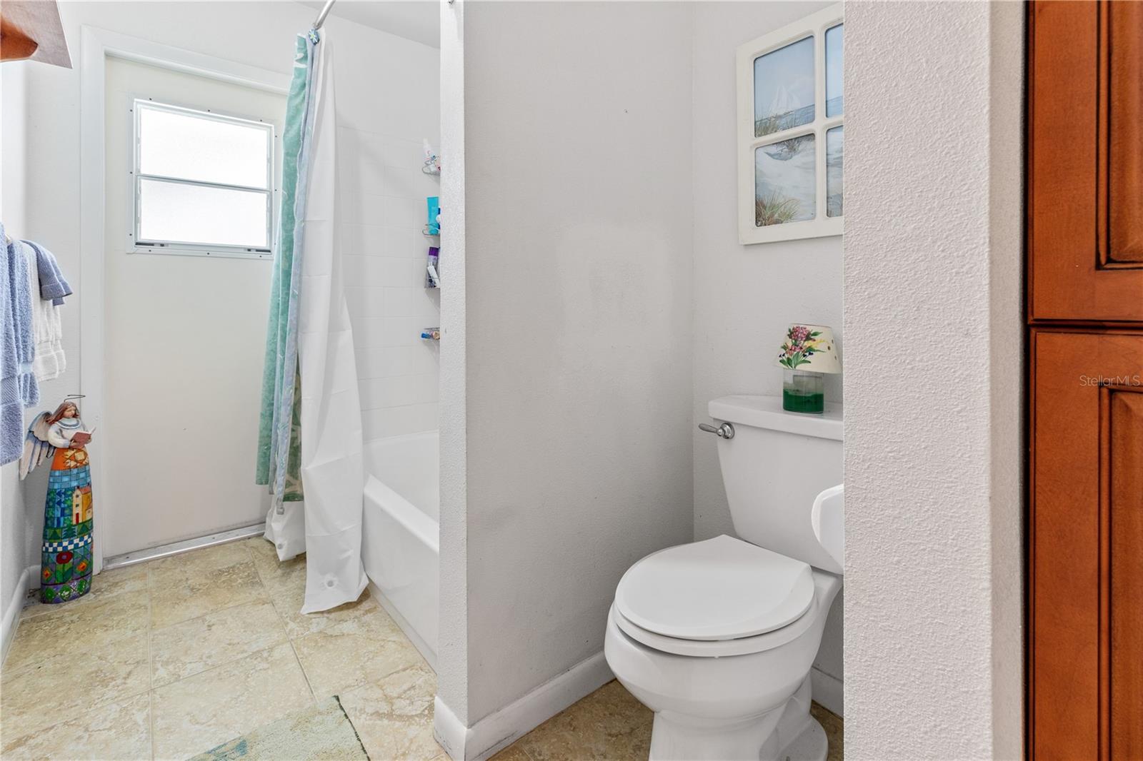 Image 46 of 81 For 16050 Ridgewood Court