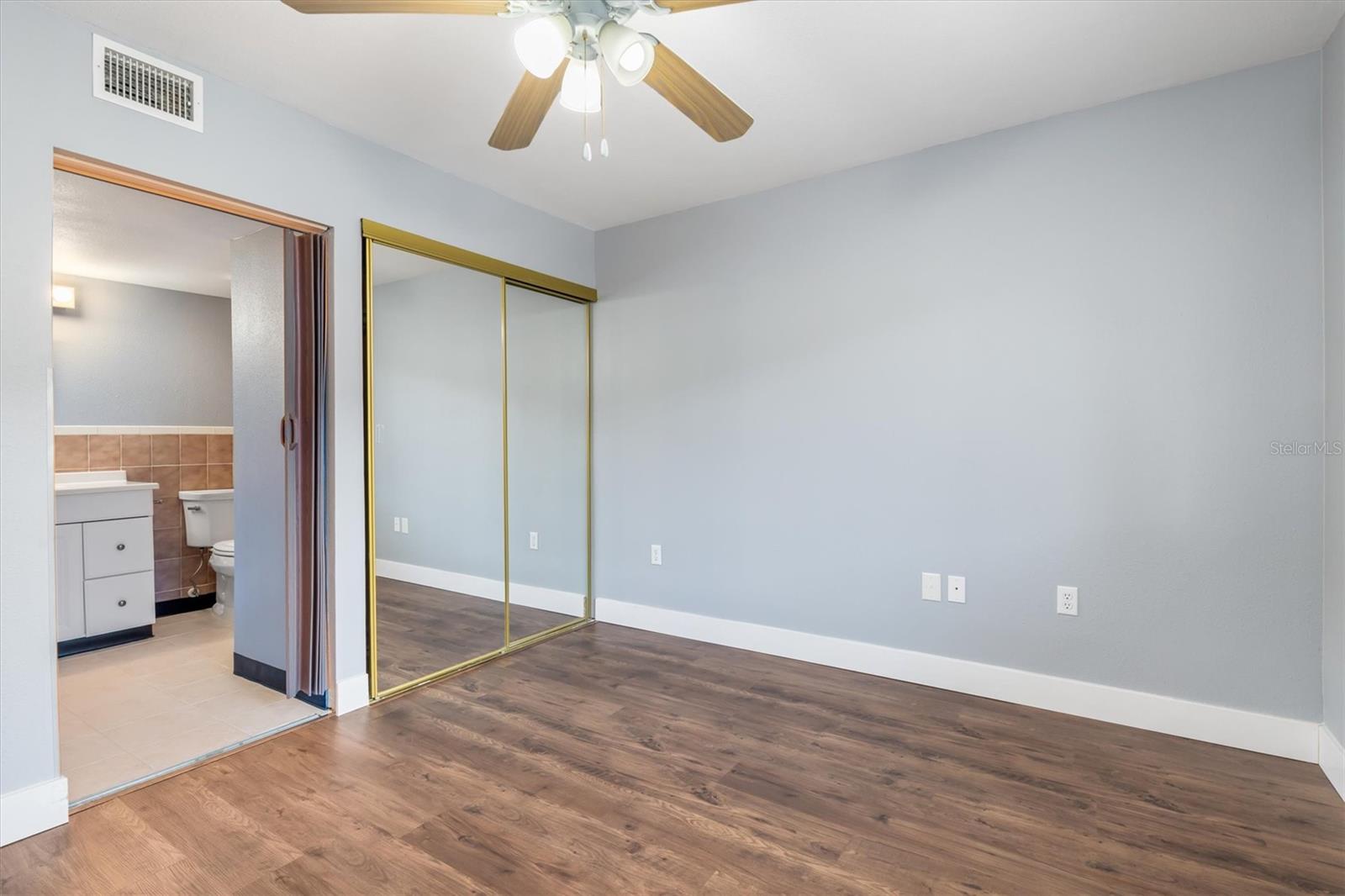 Image 19 of 47 For 150 Harborside Avenue 207