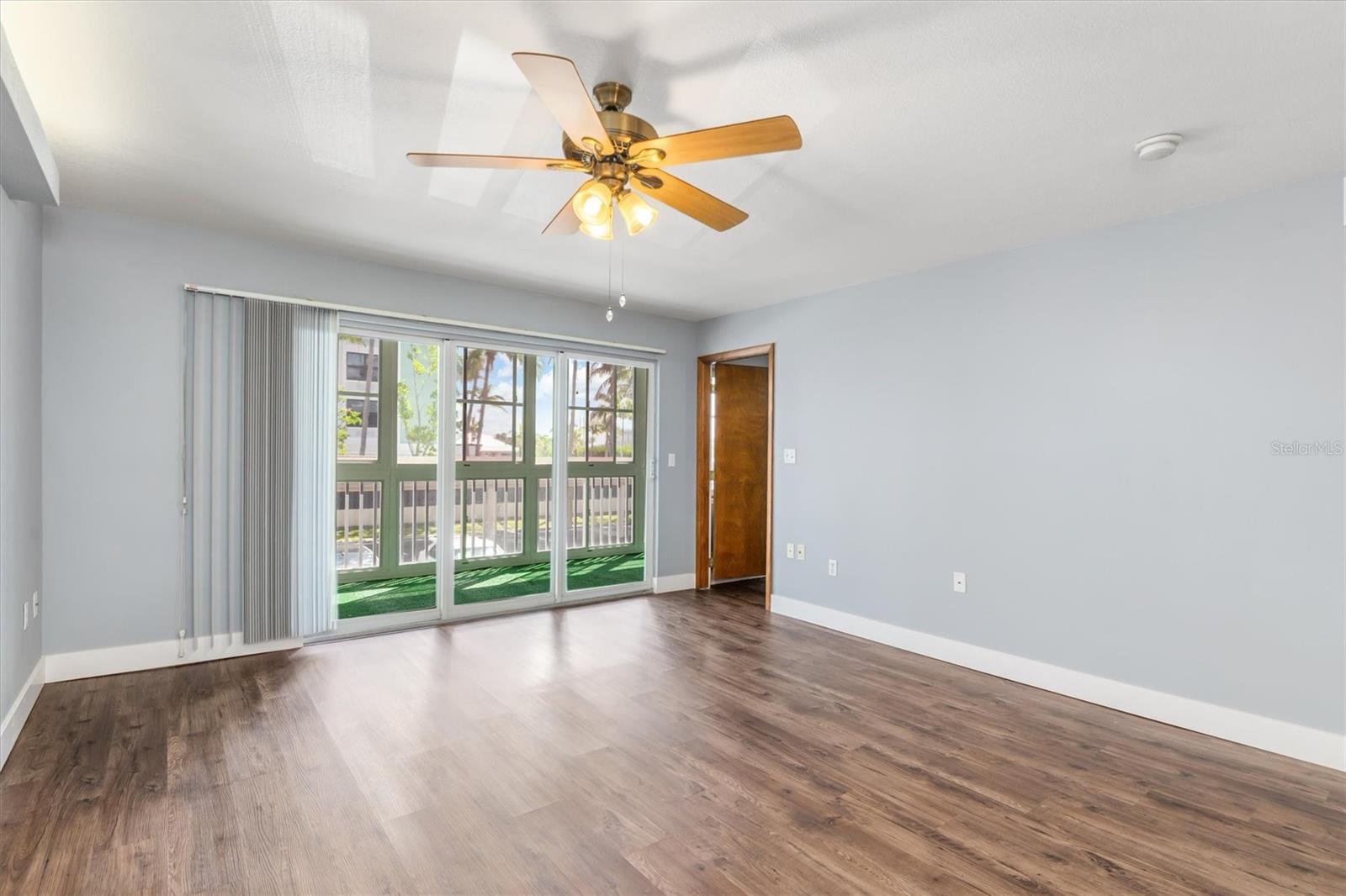 Image 7 of 47 For 150 Harborside Avenue 207