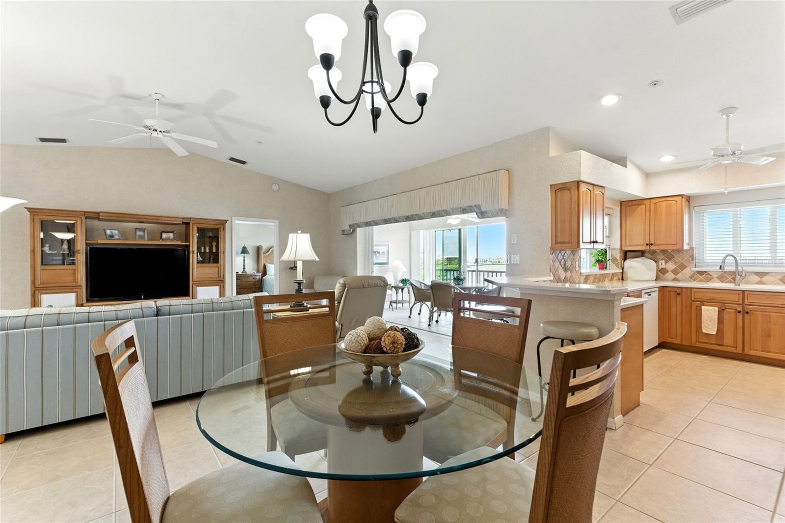 Image 11 of 44 For 1250 Marion Avenue 341