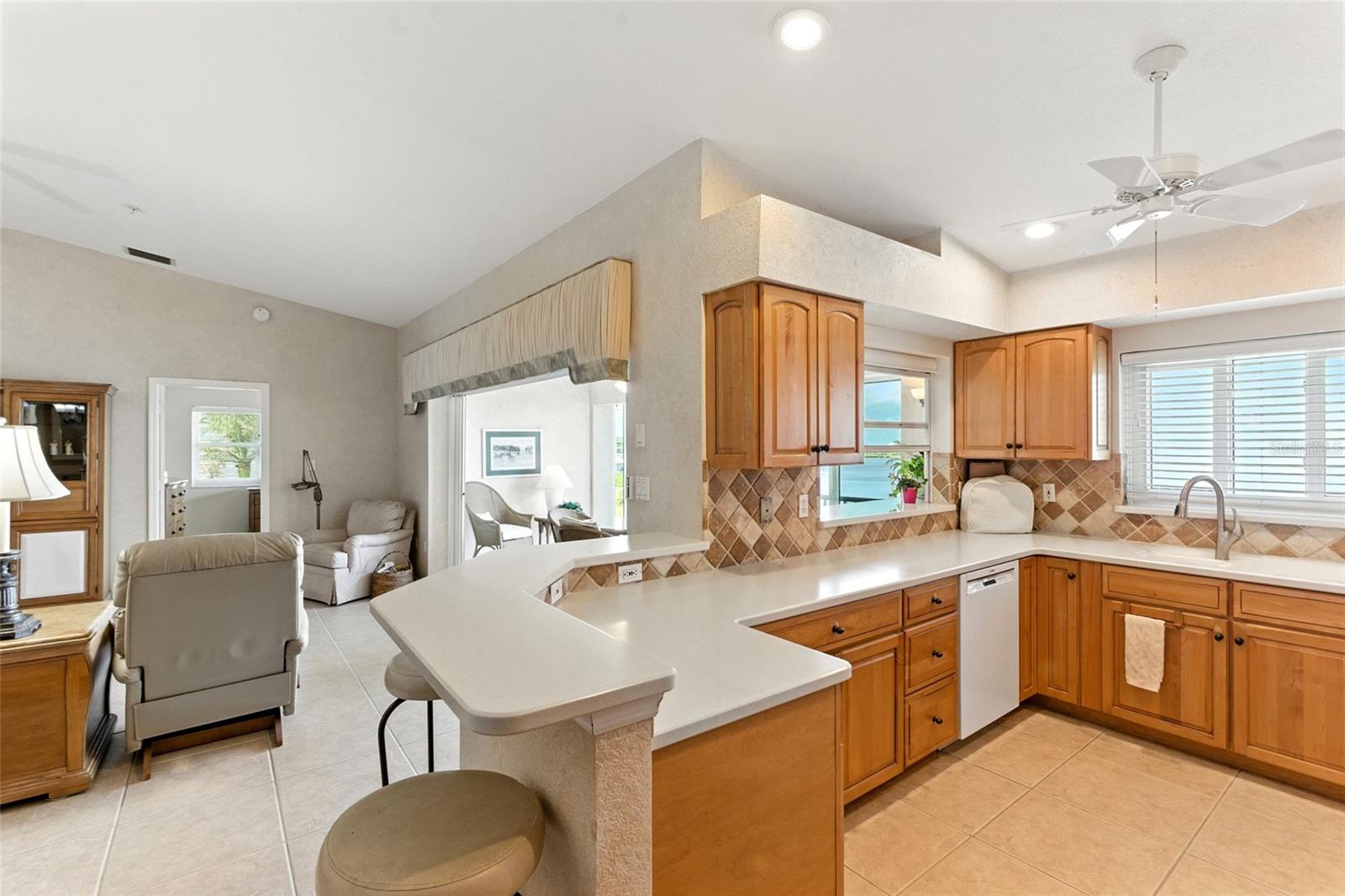 Image 12 of 44 For 1250 Marion Avenue 341