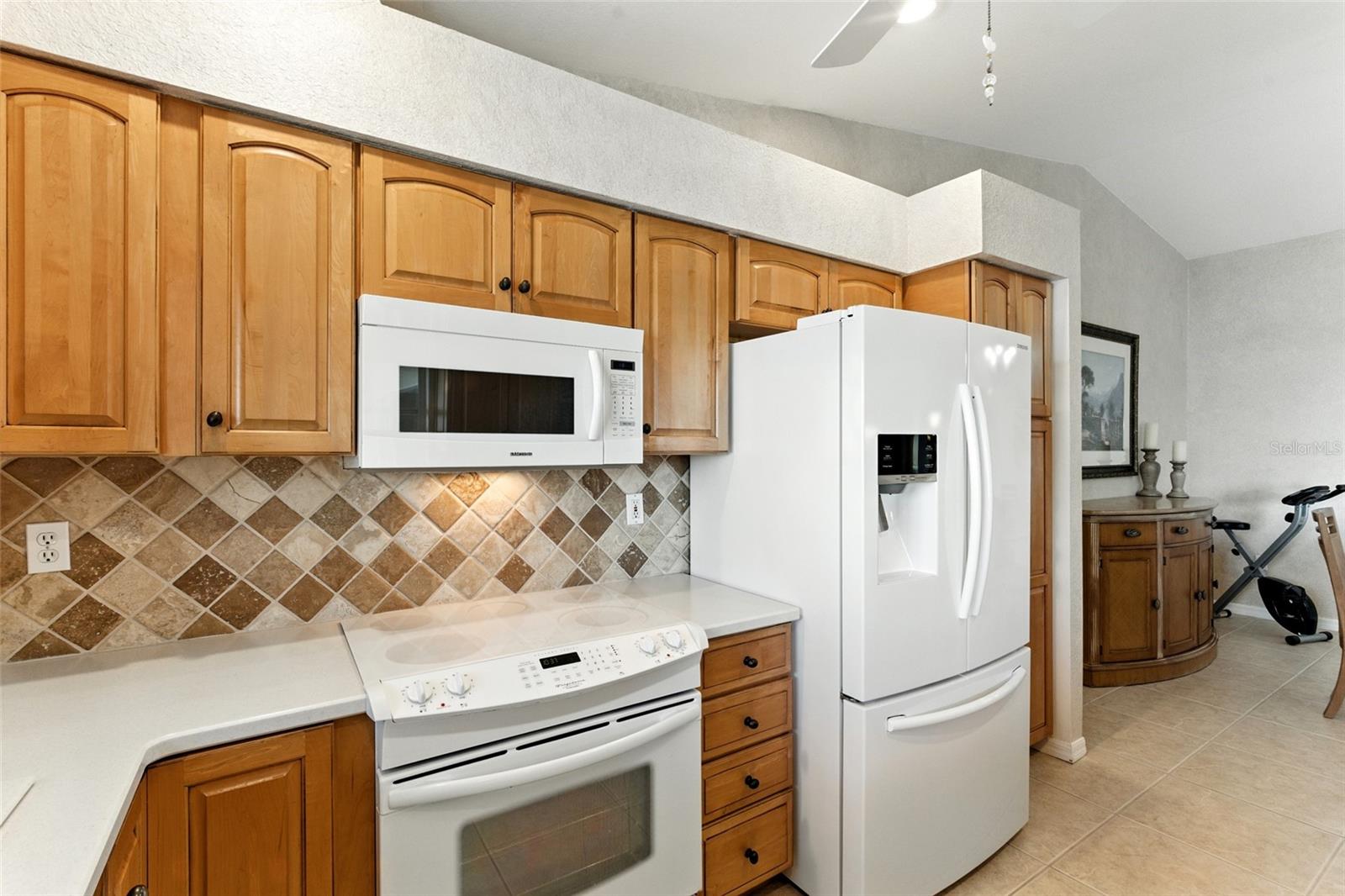 Image 14 of 44 For 1250 Marion Avenue 341