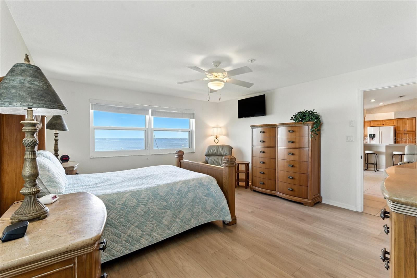 Image 17 of 44 For 1250 Marion Avenue 341