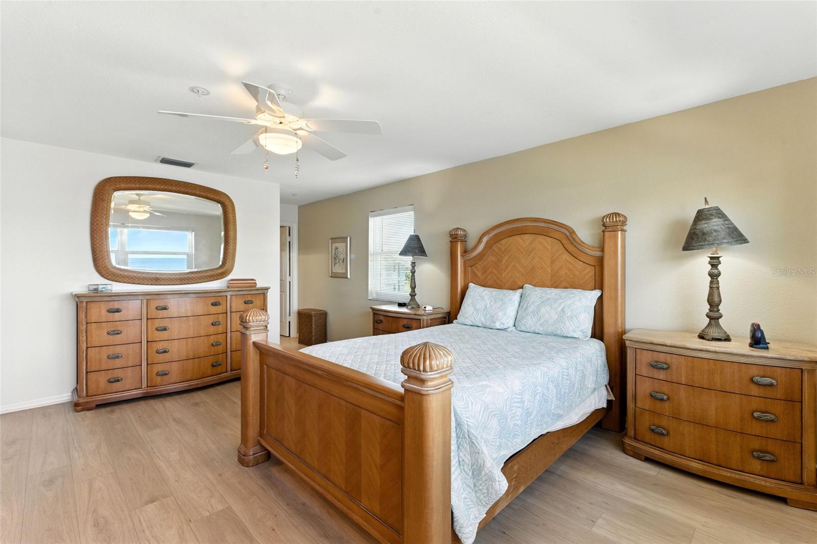 Image 18 of 44 For 1250 Marion Avenue 341