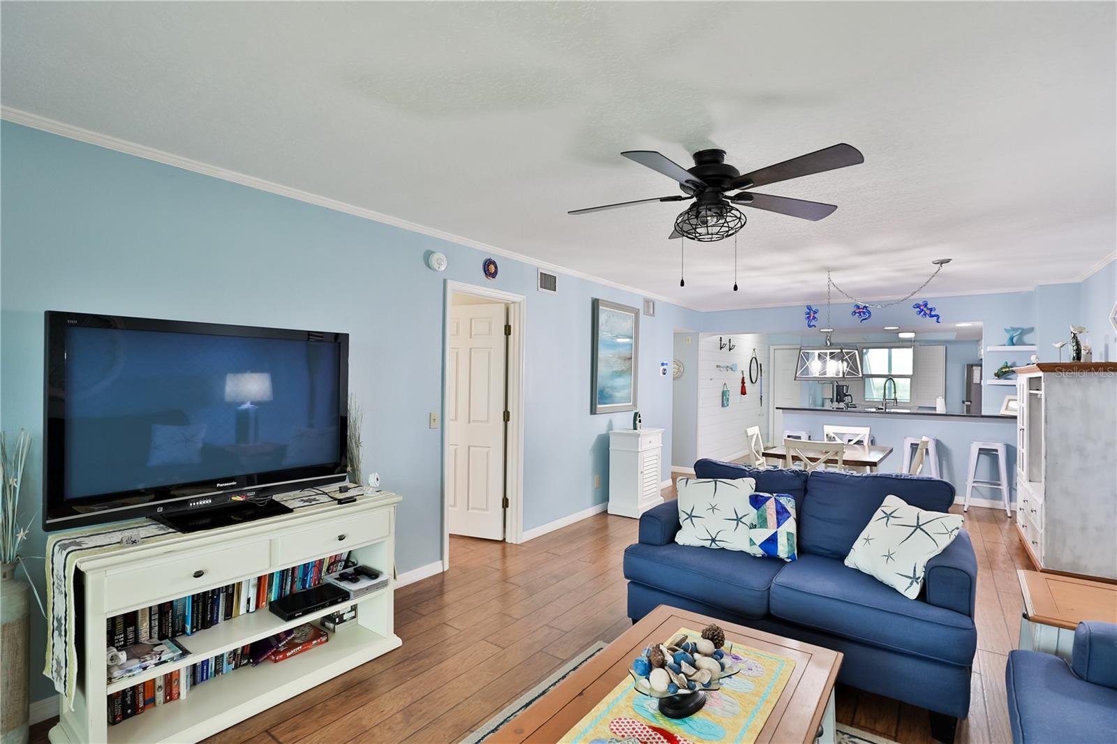 Image 13 of 34 For 4410 Warren Avenue 214