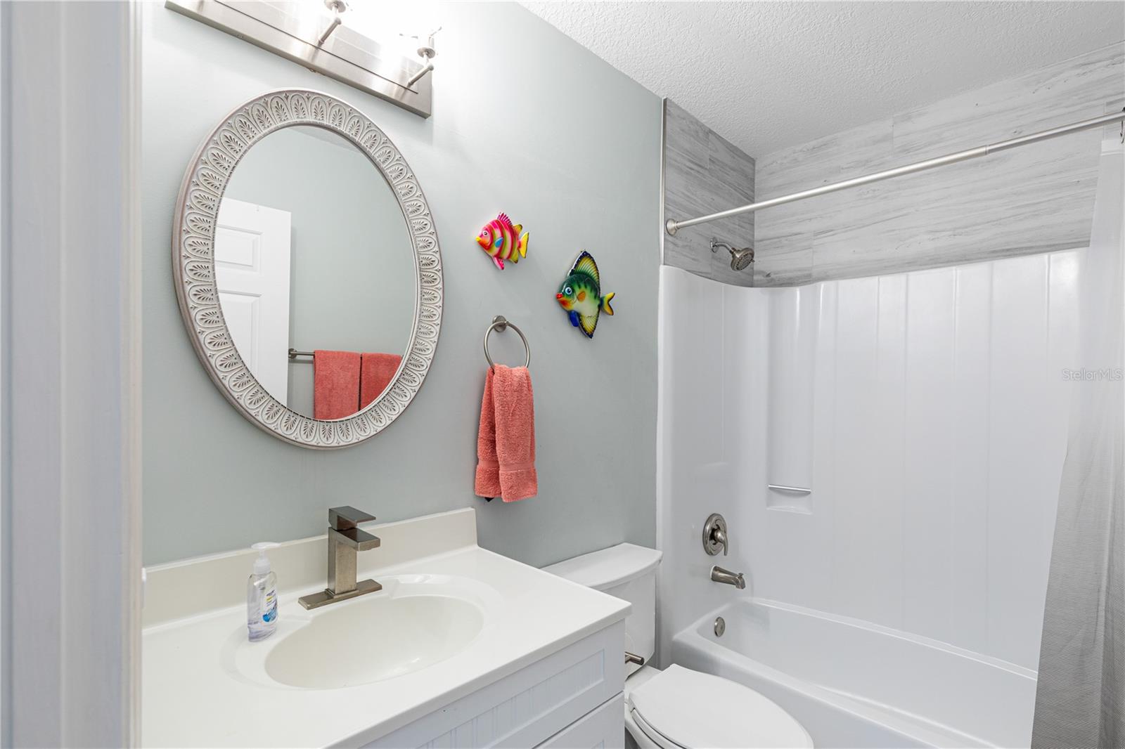 Image 21 of 34 For 4410 Warren Avenue 214