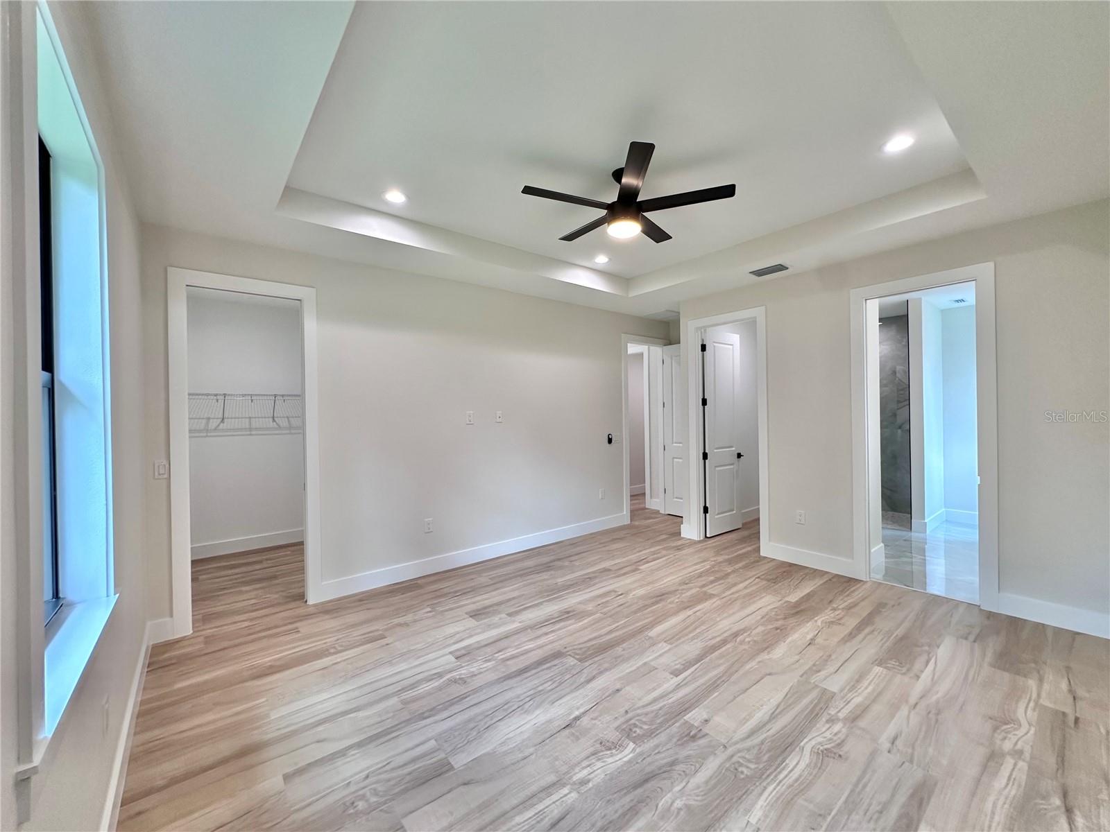 Listing photo id 15 for 3739 Garbett Terrace