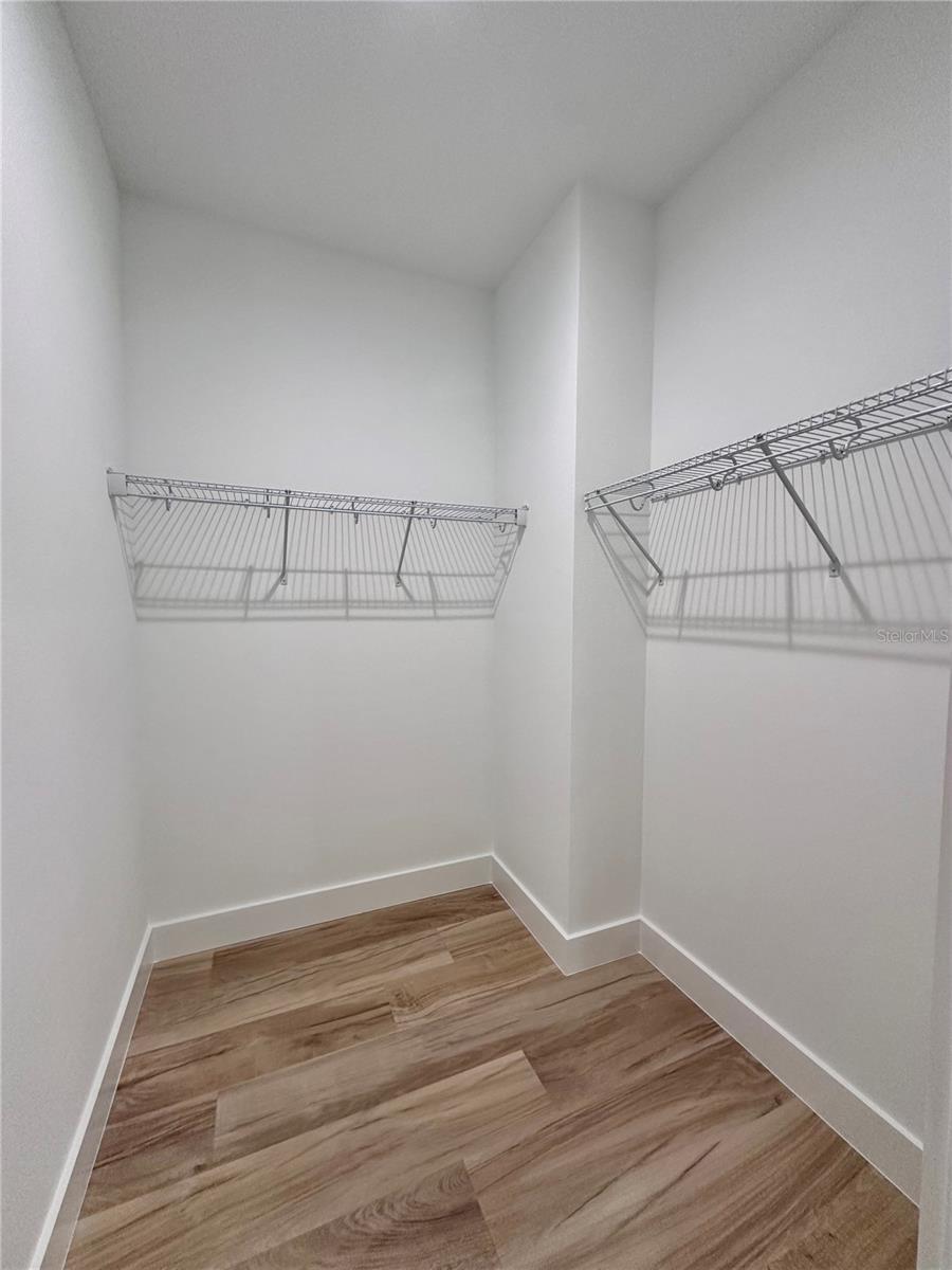 Listing photo id 19 for 3739 Garbett Terrace