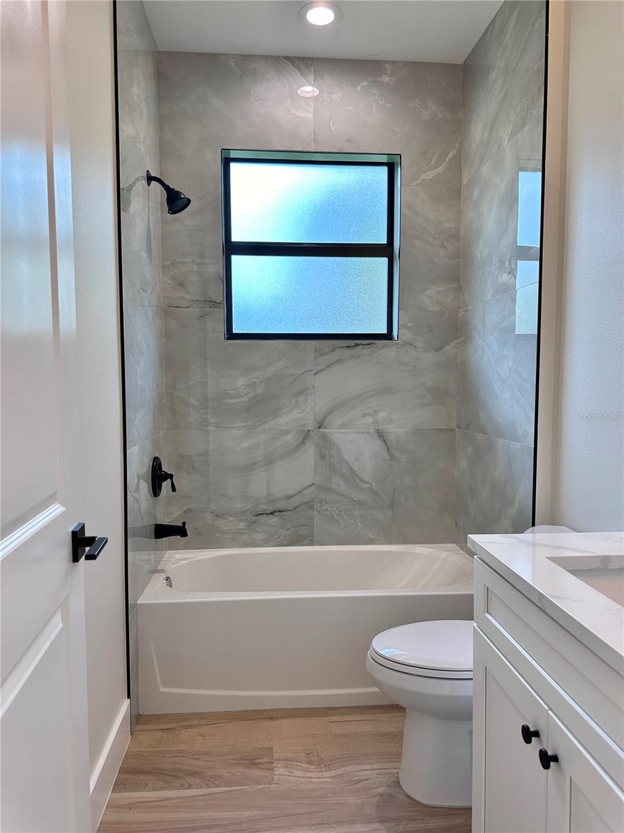 Listing photo id 24 for 3739 Garbett Terrace