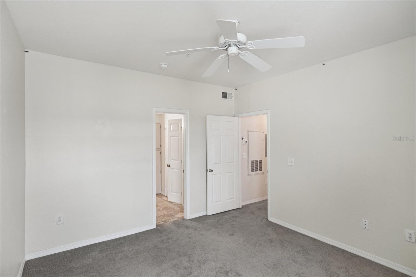 Image 18 of 35 For 23580 Walden Center Drive 306