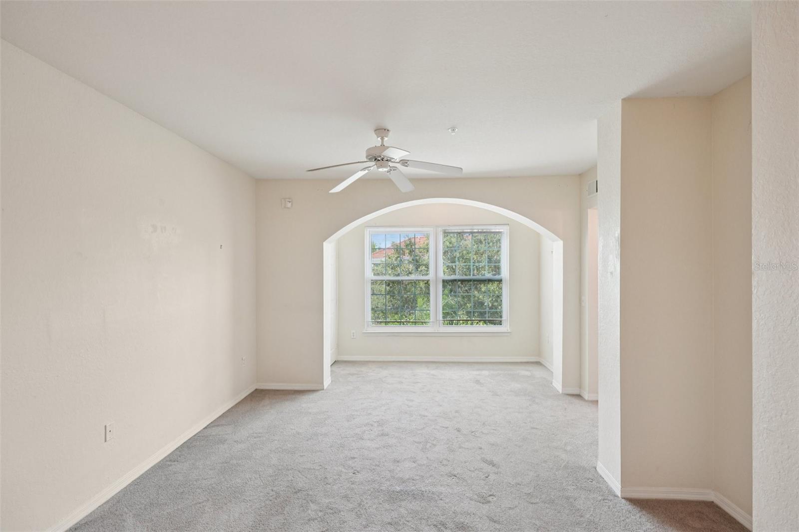 Image 5 of 35 For 23580 Walden Center Drive 306