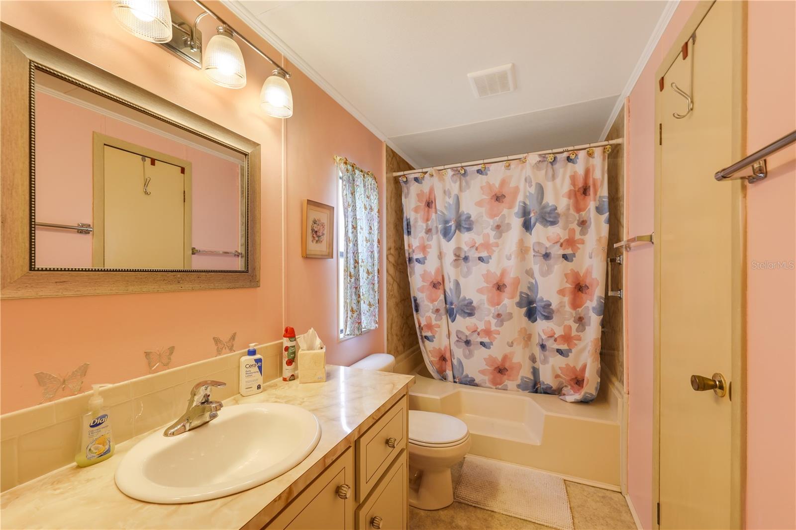 Image 18 of 89 For 2100 Kings Highway 568
