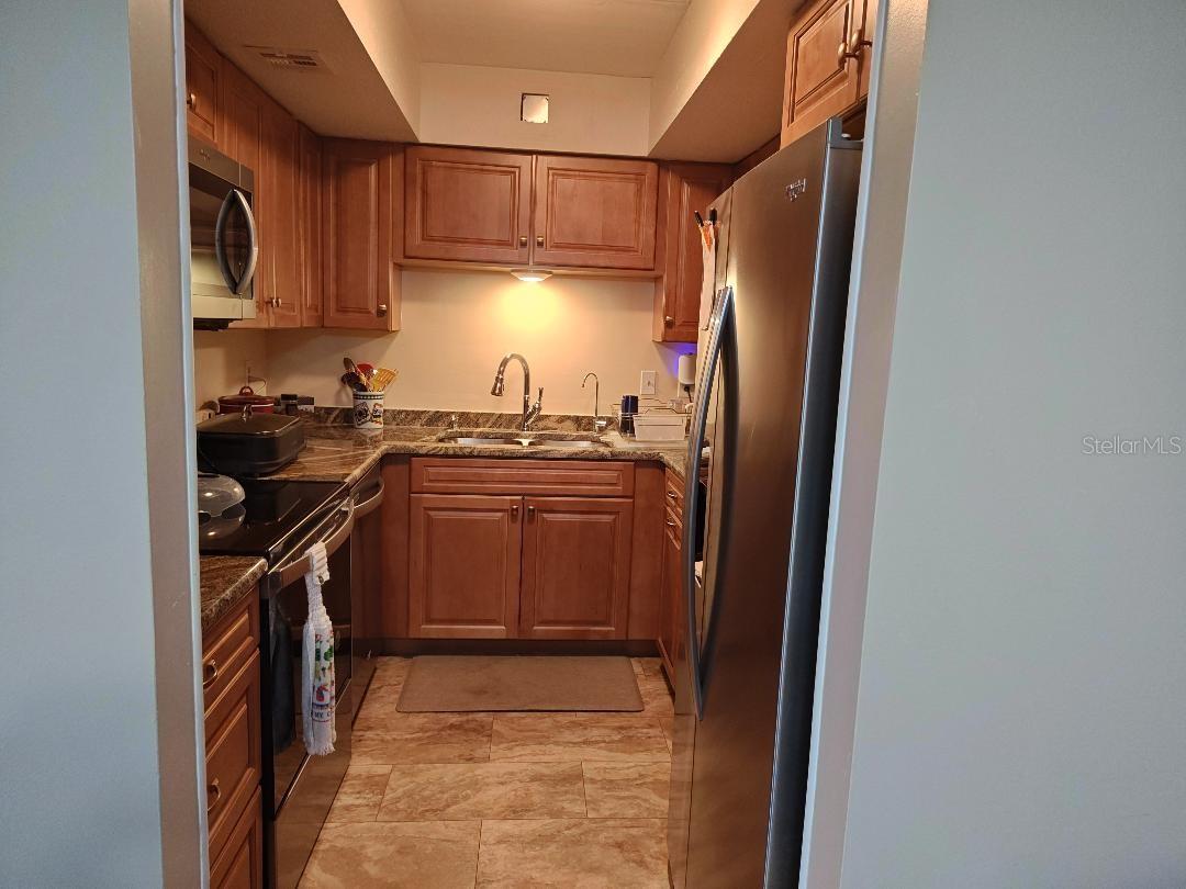 Image 12 of 35 For 21320 Brinson Avenue 105