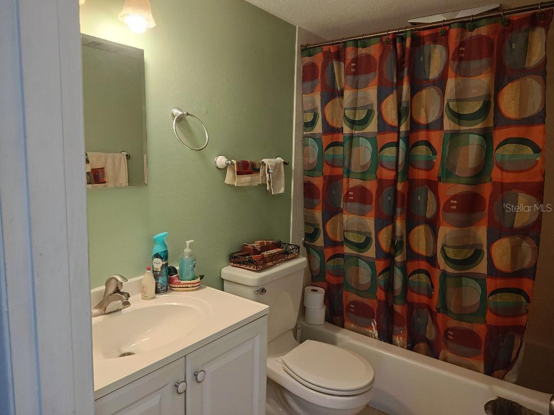 Image 17 of 35 For 21320 Brinson Avenue 105