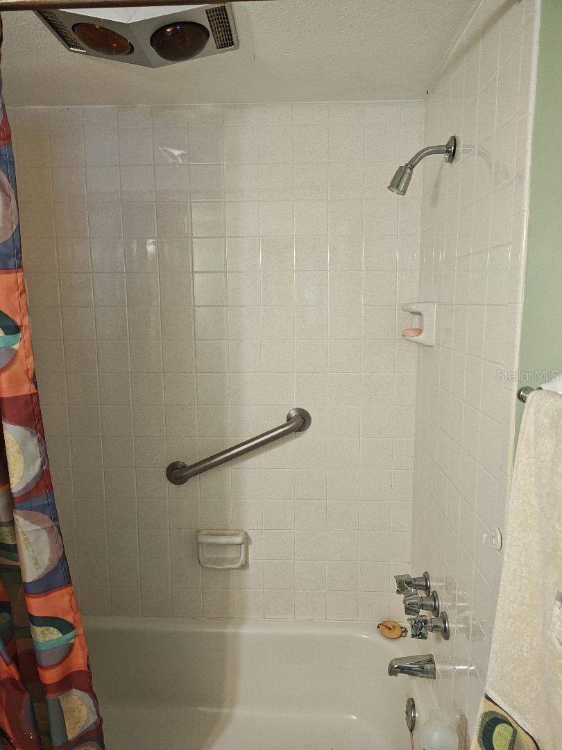 Image 18 of 35 For 21320 Brinson Avenue 105