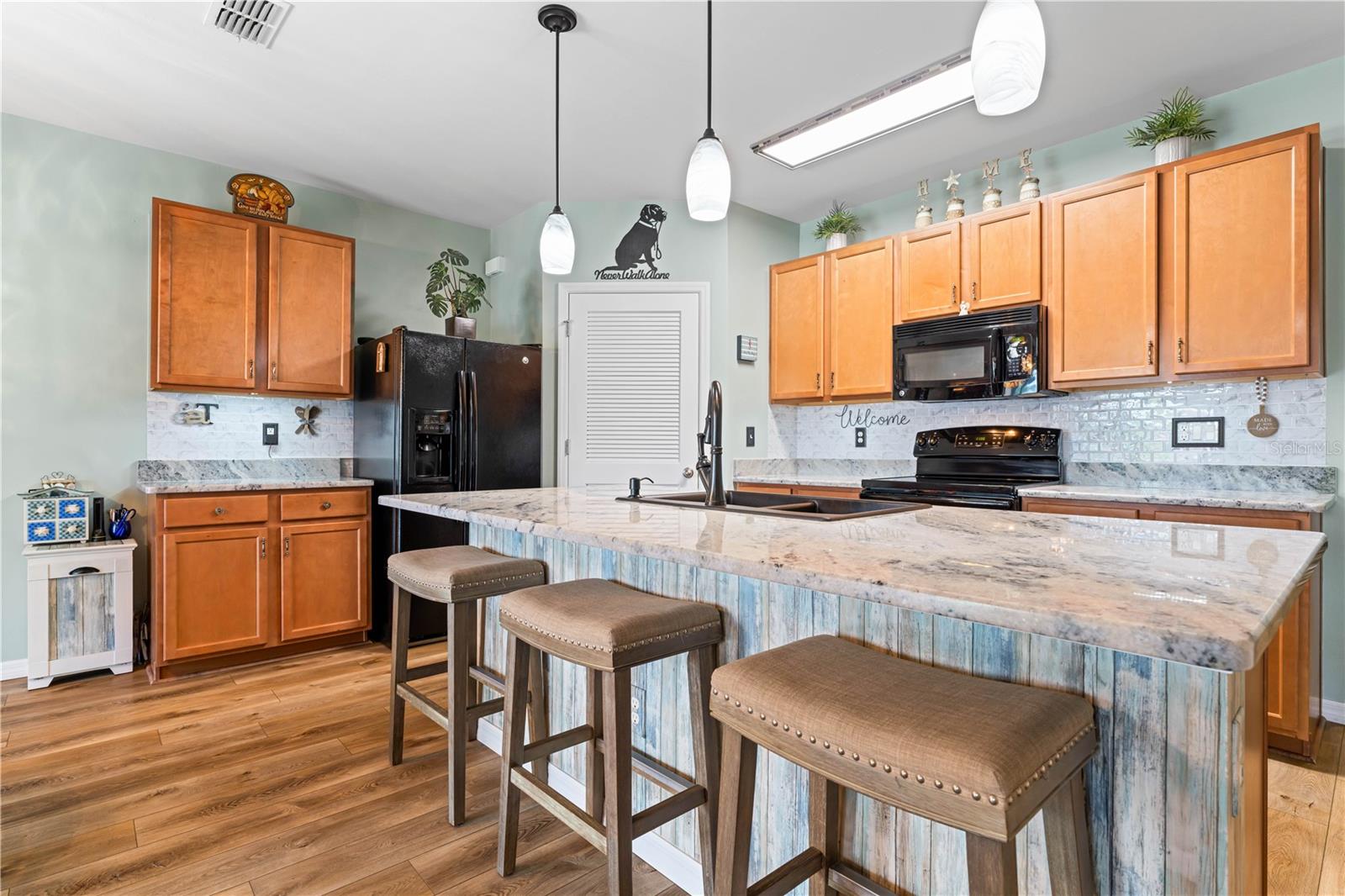 Image 6 of 85 For 7093 Mikasa Drive