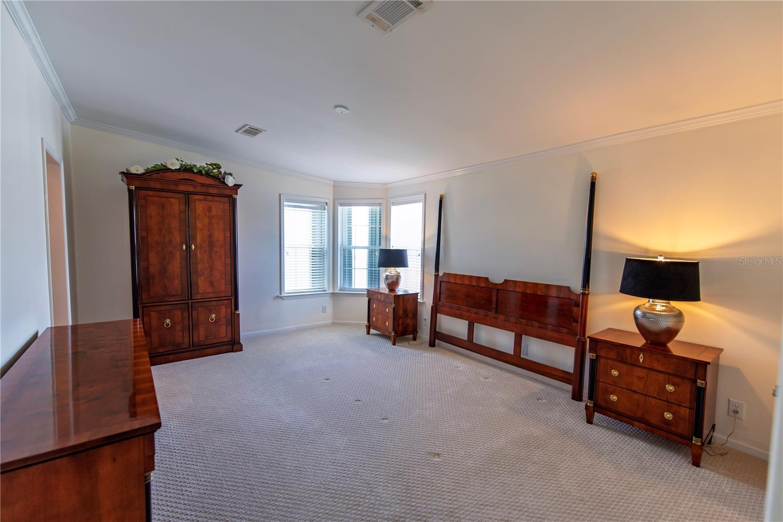 Image 12 of 30 For 40 Freeman Avenue