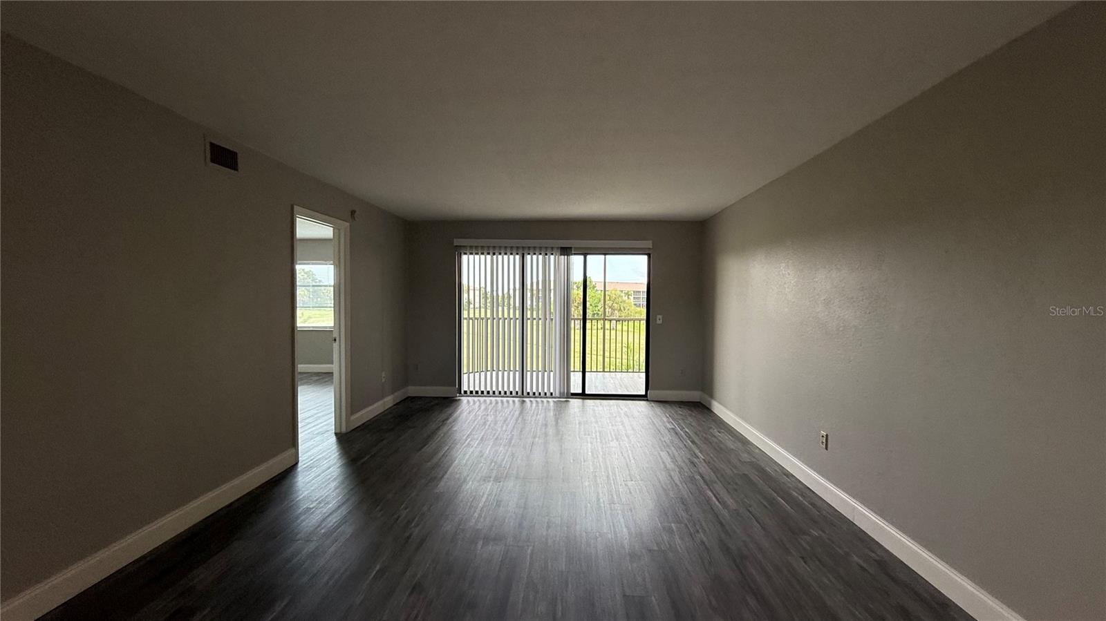 Image 5 of 17 For 175 Kings Highway  B6