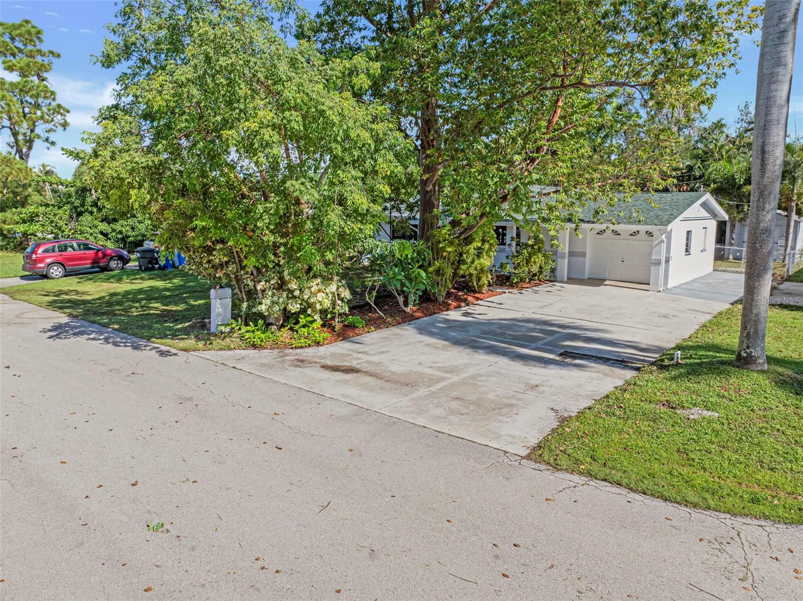 Image 10 of 42 For 1427 Davis Drive