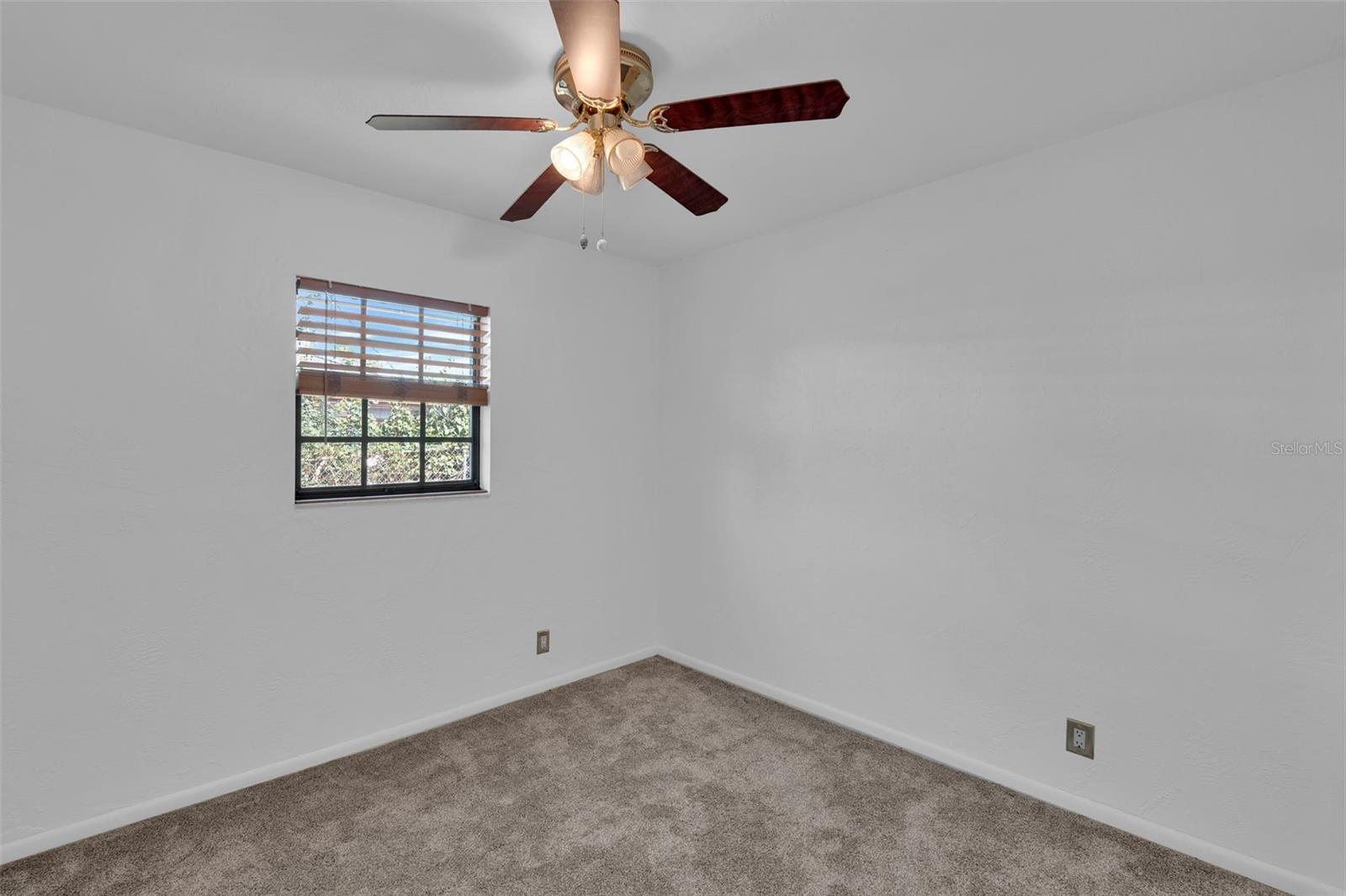 Image 16 of 42 For 1427 Davis Drive