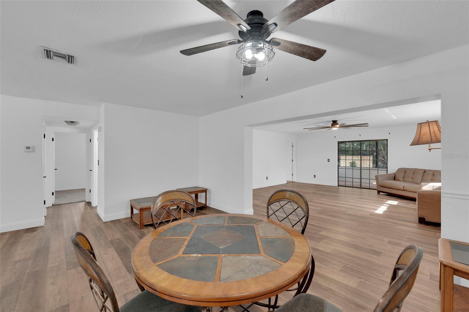 Image 22 of 42 For 1427 Davis Drive