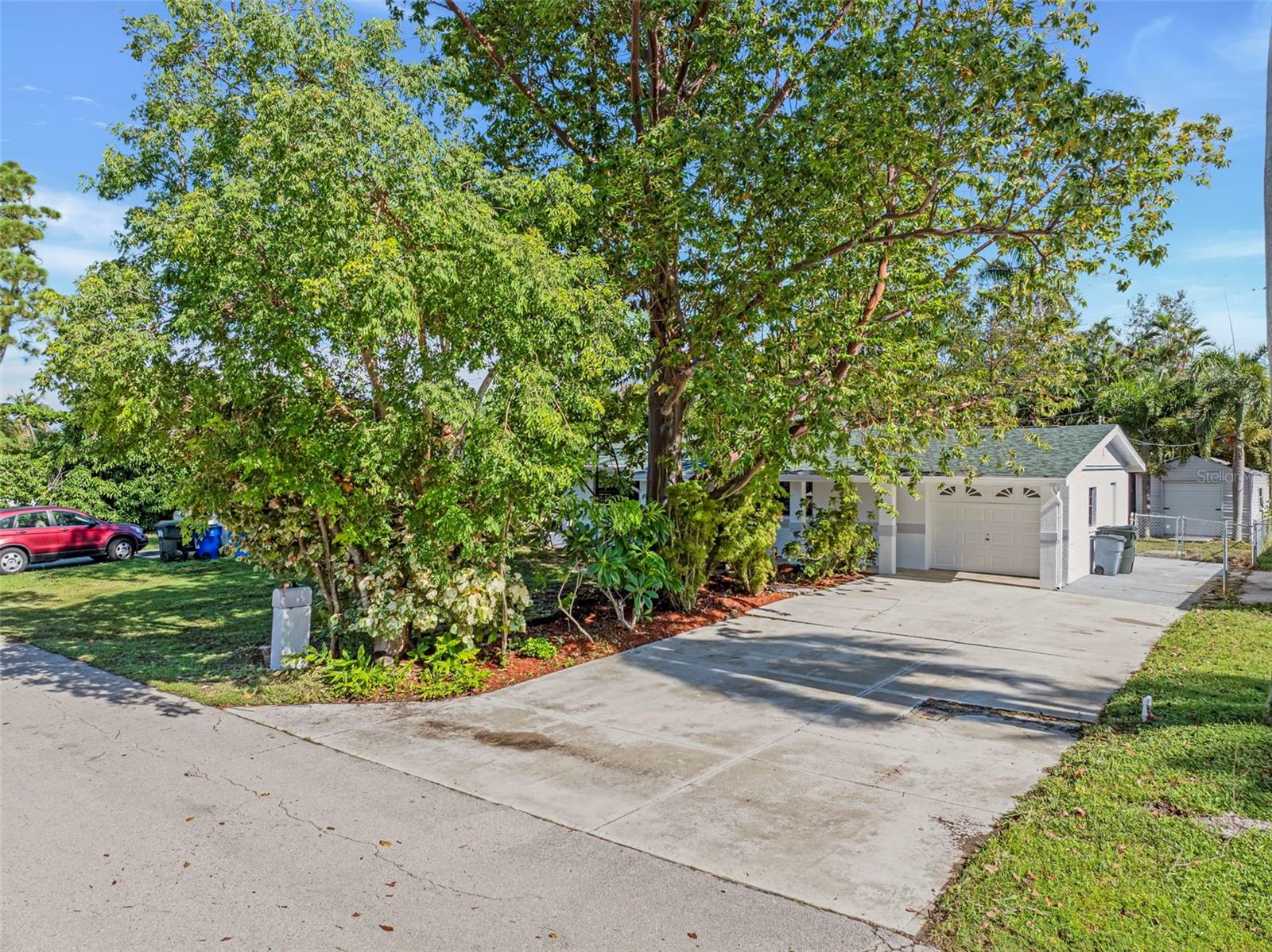 Image 3 of 42 For 1427 Davis Drive