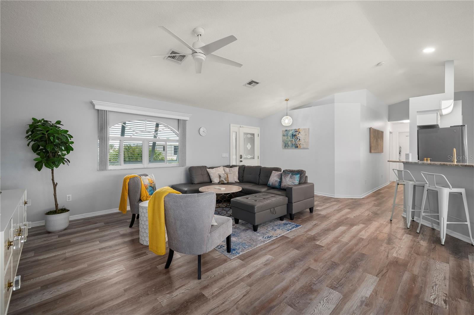 Image 10 of 71 For 5193 Boyle Terrace
