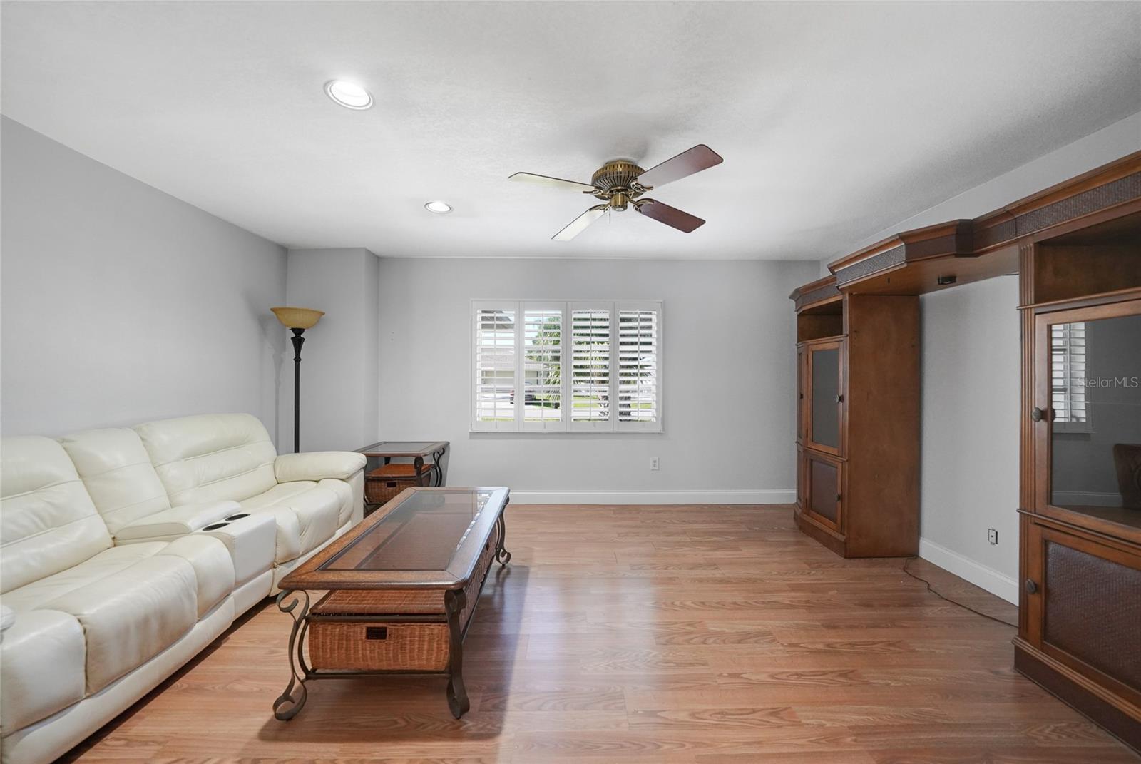 Image 12 of 40 For 23228 Kim Avenue