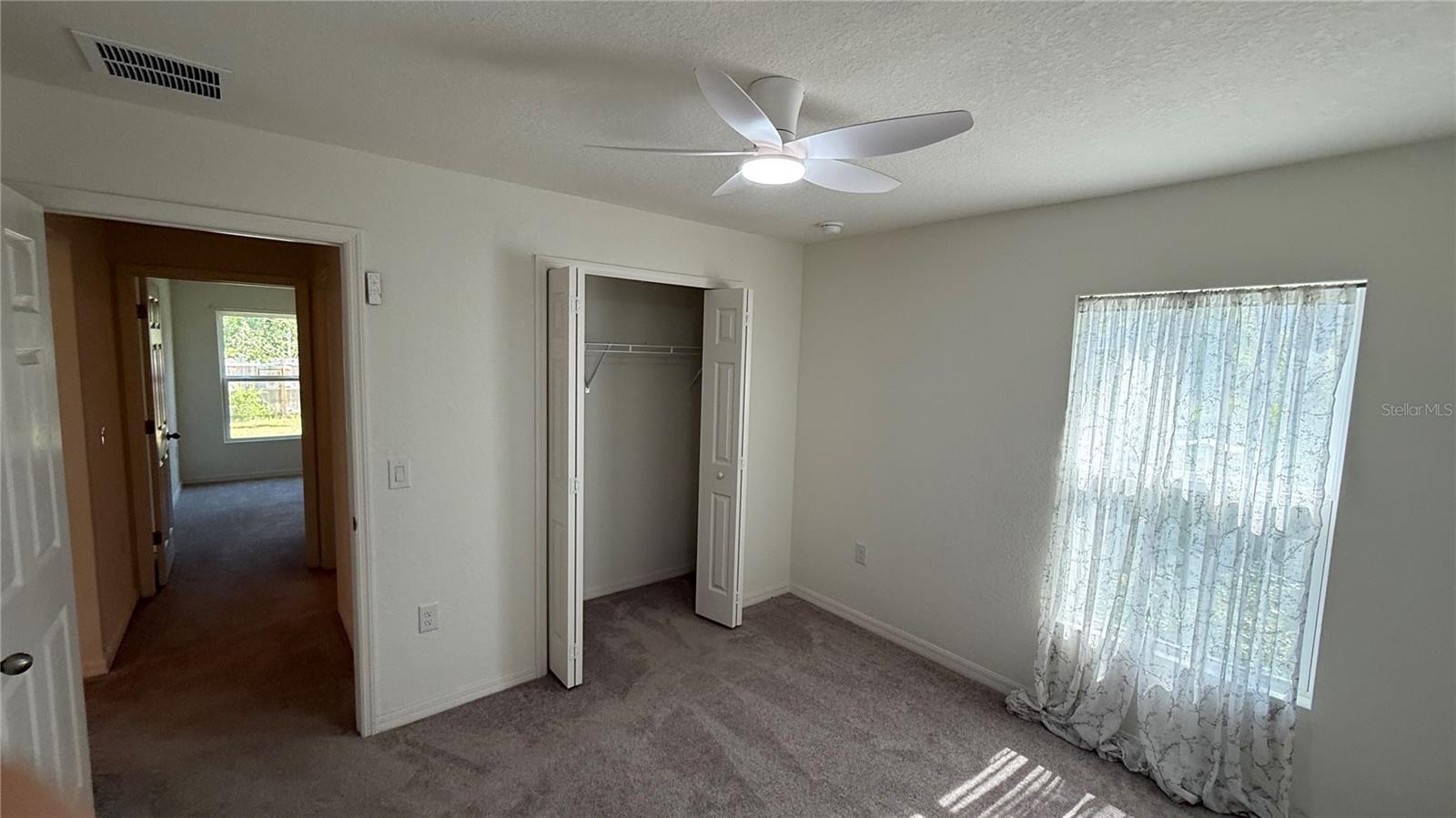 Listing photo id 9 for 23470 Burlingame Avenue