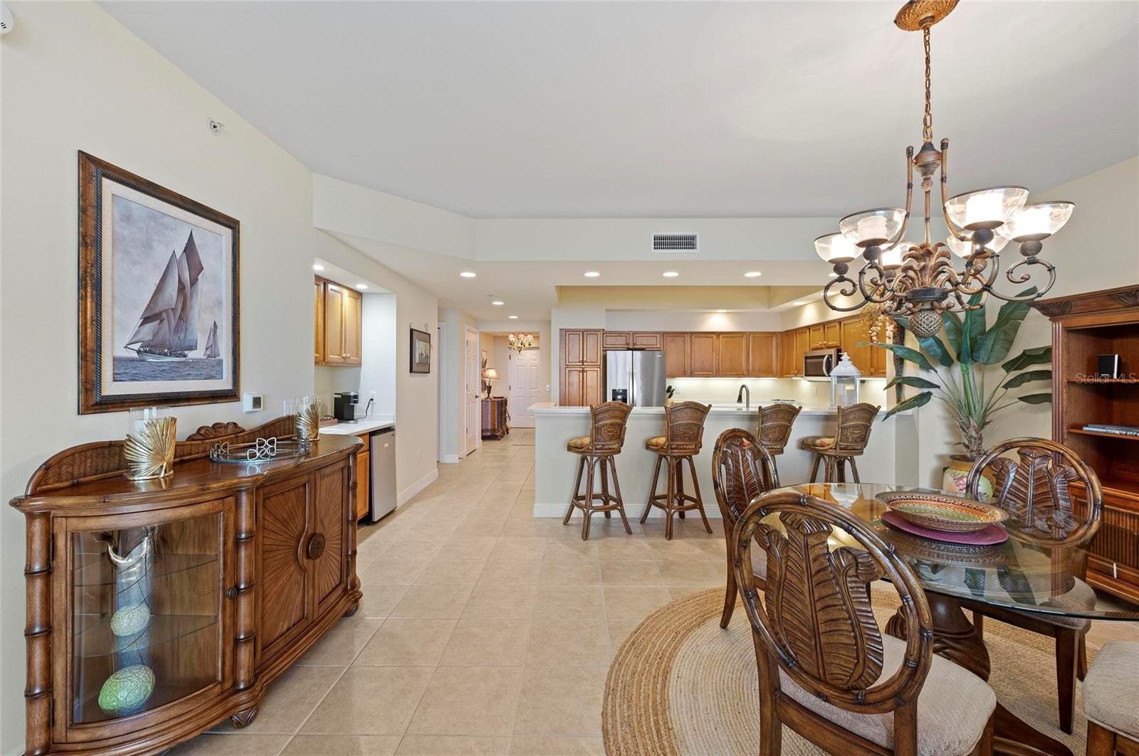 Image 13 of 76 For 3329 Sunset Key Circle 404
