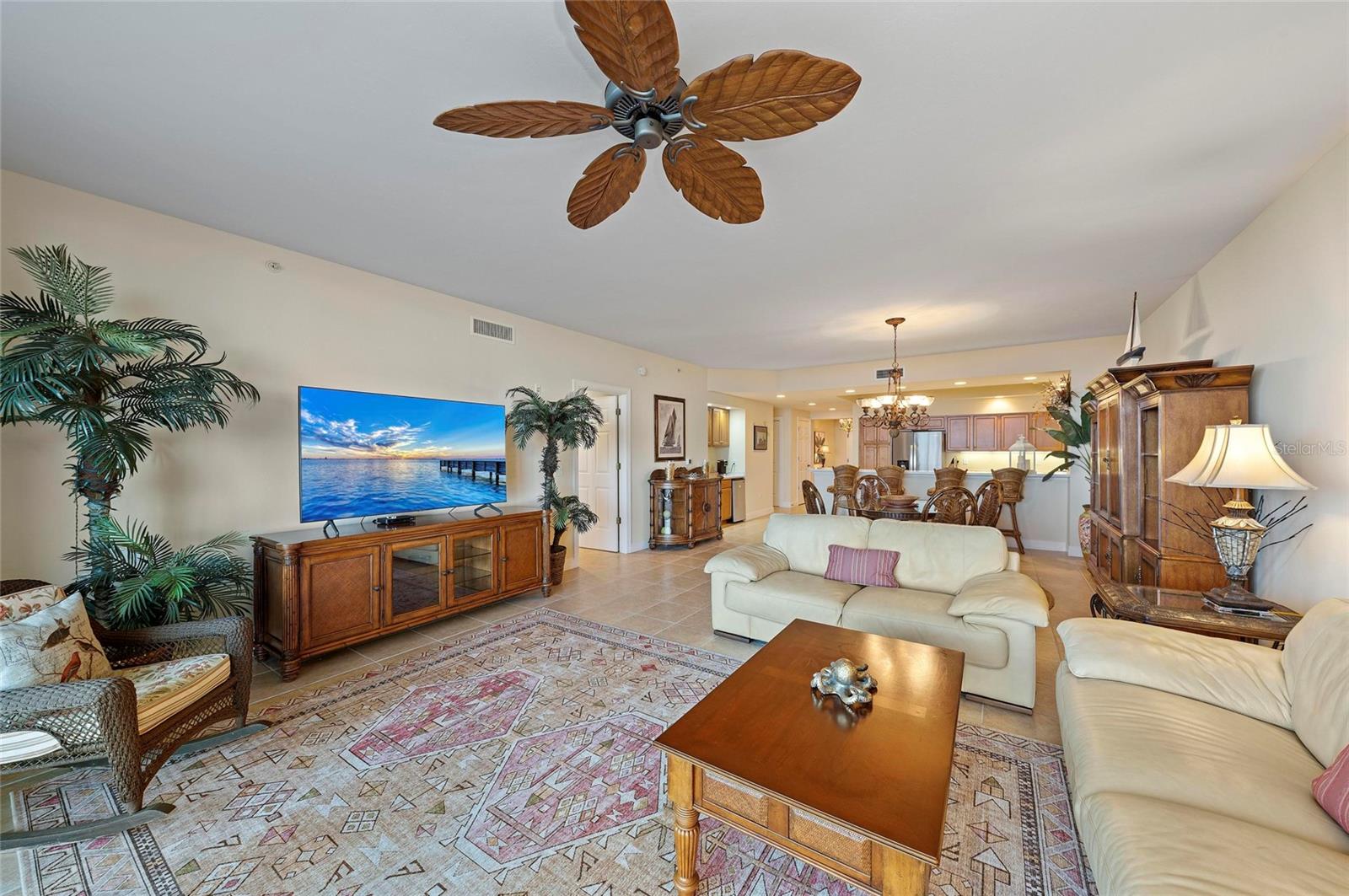 Image 15 of 76 For 3329 Sunset Key Circle 404