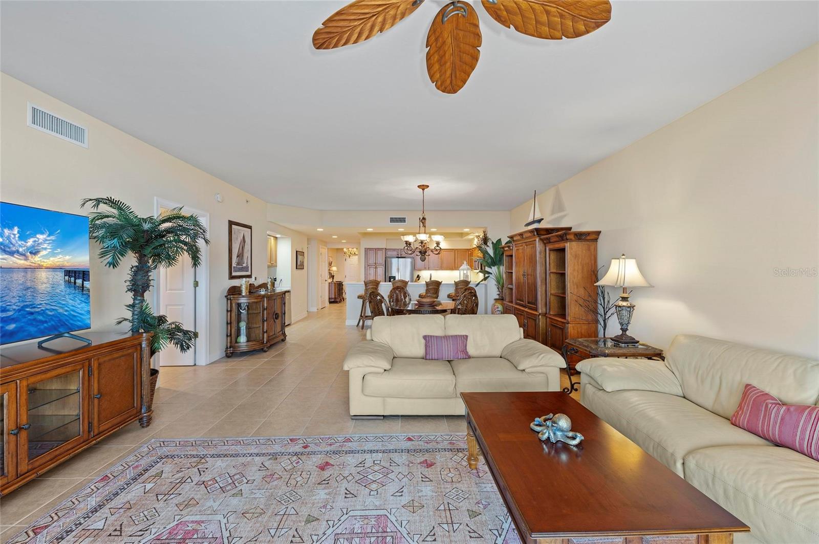 Image 16 of 76 For 3329 Sunset Key Circle 404