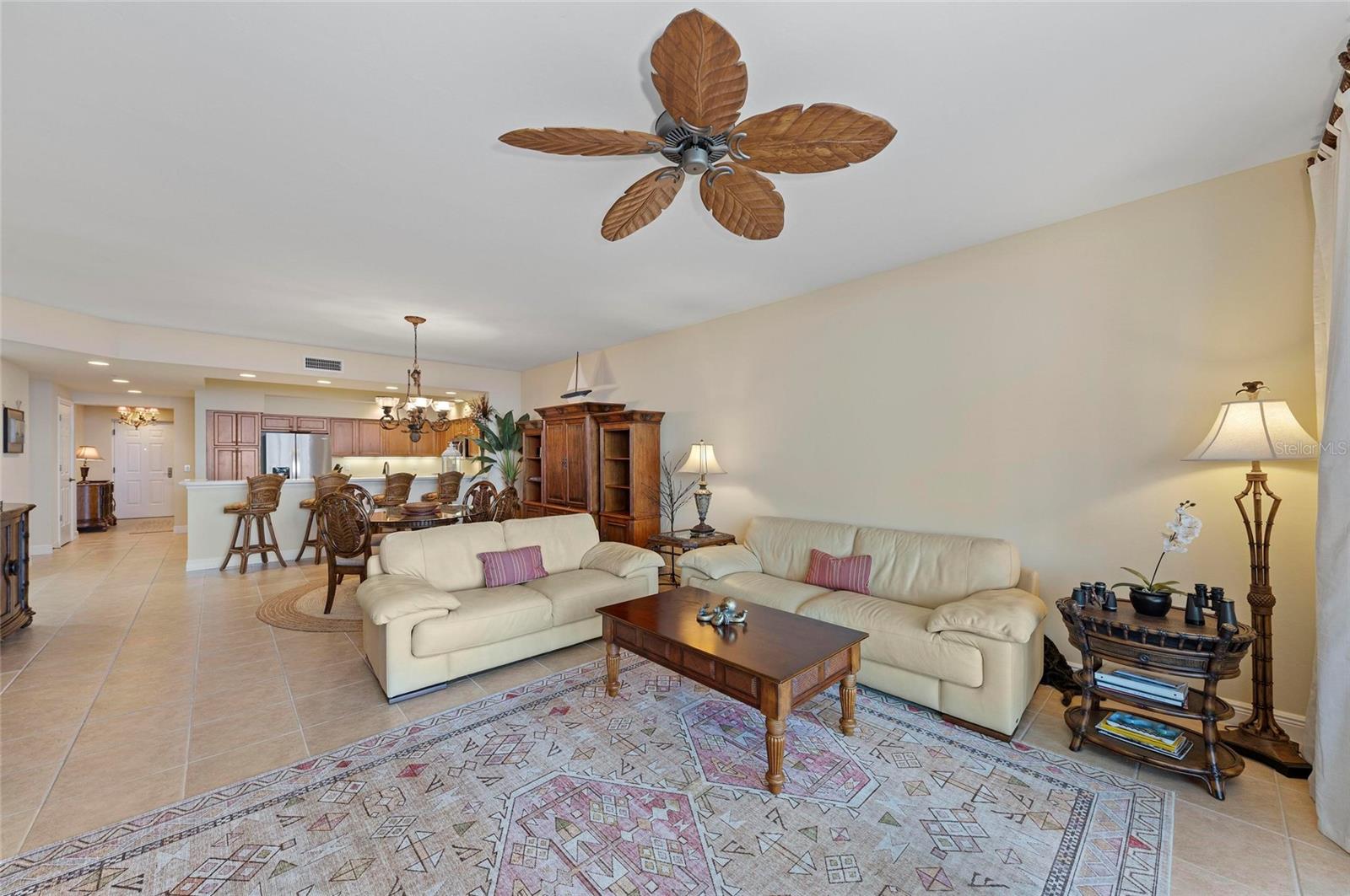 Image 17 of 76 For 3329 Sunset Key Circle 404