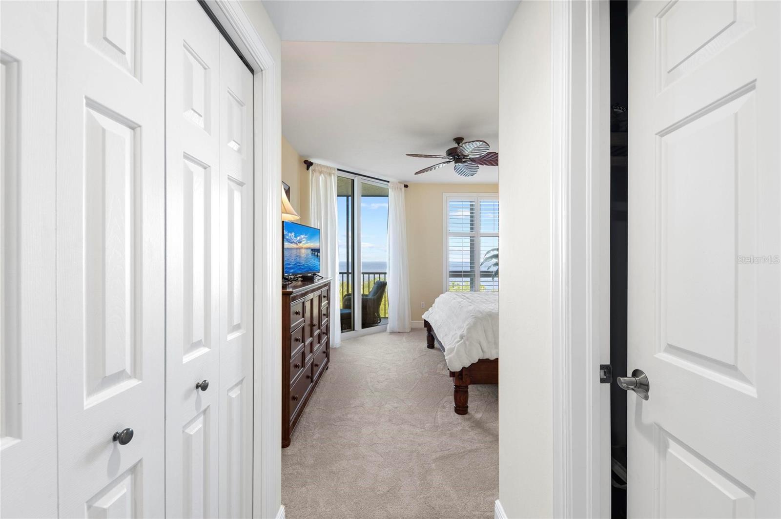 Image 18 of 76 For 3329 Sunset Key Circle 404